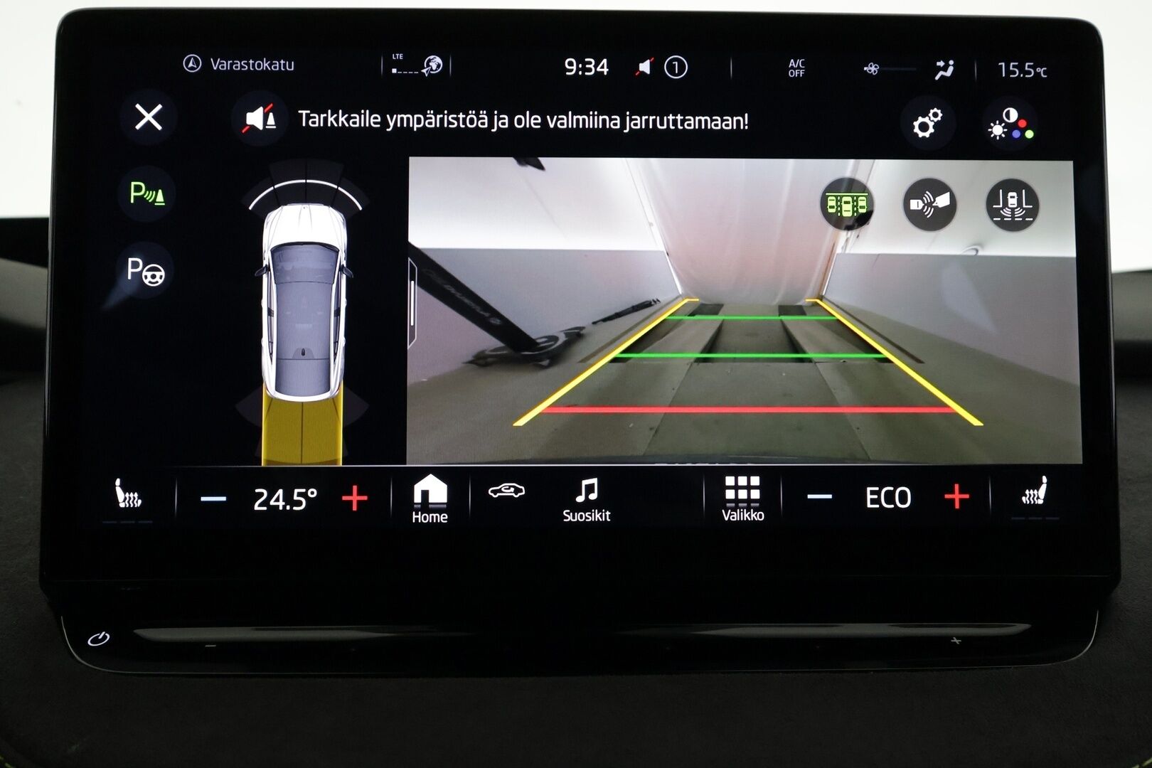 Skoda Enyaq 2023 Coupe 80x 4x4 iV - | ILP | Koukku | ACC | Lasikatto | Matrix-LED | HUD | Canton | P.Kamera | Crystal Mask | Muistipenkit | Navi | Kaistavahti | Keyless | Merkkihuollot | 