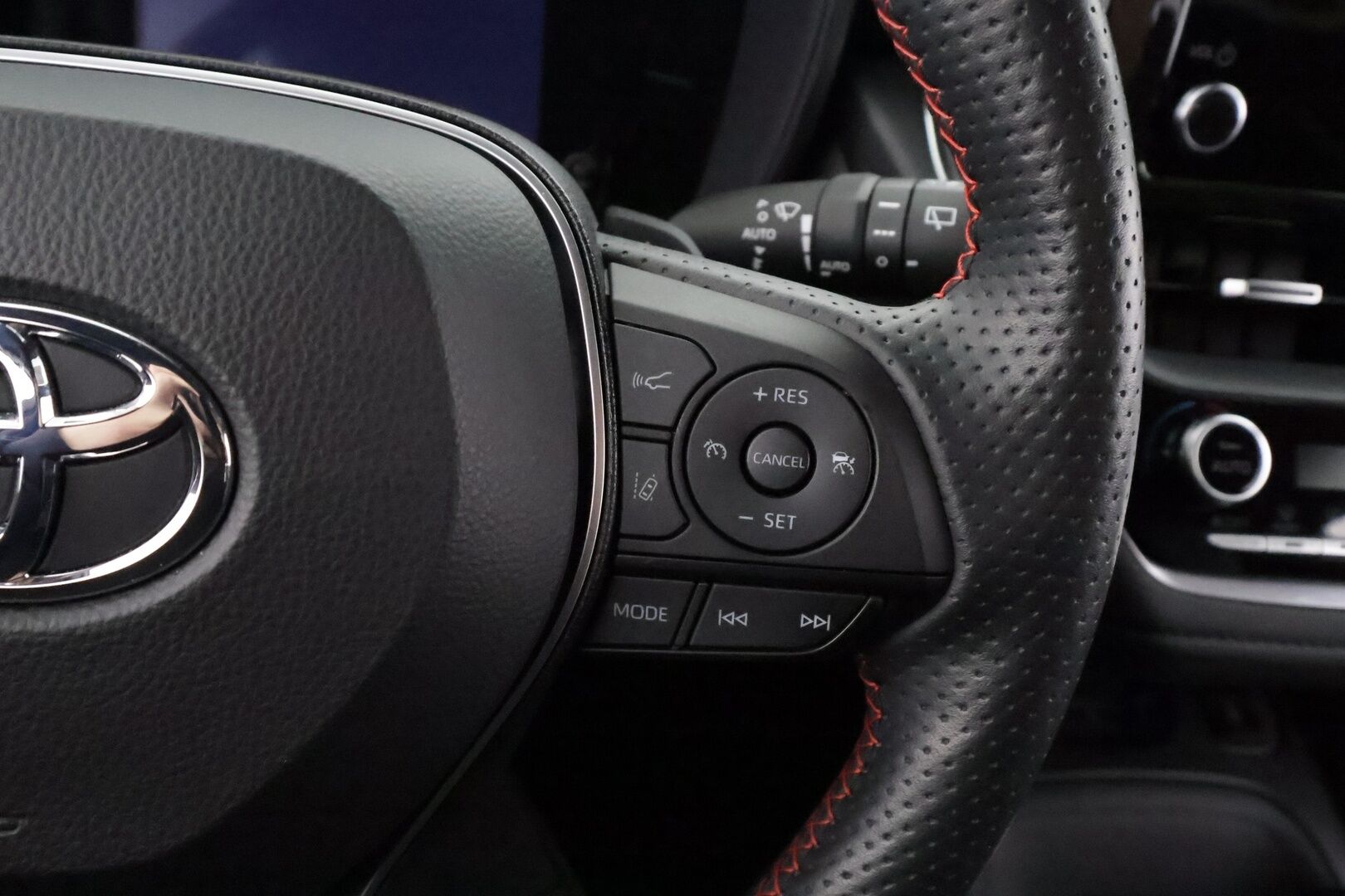 TOYOTA COROLLA 2022 Touring Sports 2,0 Hybrid GR SPORT - | ACC | JBL | P.kamera | HUD | LED | Kaistavahti | Navi | Keyless | Katveavustin | Digimittaristo | Apple&Android | Kahdet renkaat | Merkkihuollot |