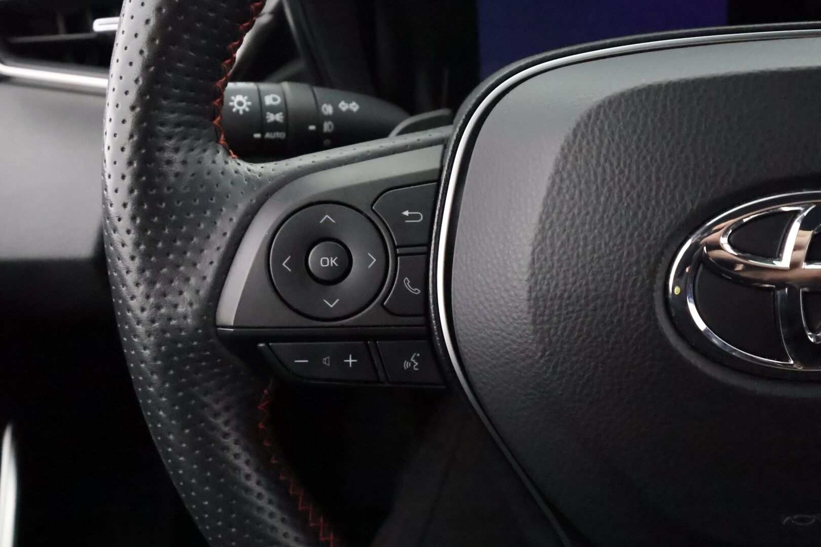 TOYOTA COROLLA 2022 Touring Sports 2,0 Hybrid GR SPORT - | ACC | JBL | P.kamera | HUD | LED | Kaistavahti | Navi | Keyless | Katveavustin | Digimittaristo | Apple&Android | Kahdet renkaat | Merkkihuollot |