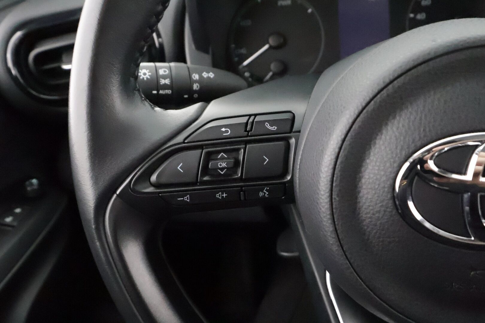 Toyota Yaris 2022 1,5 Hybrid Active - | ACC | P.Kamera | Kaukovaloautomatiikka | Navi | Kaistavahti | Apple&Android | Merkkihuollot | - KORKO VAIN 3,99 %