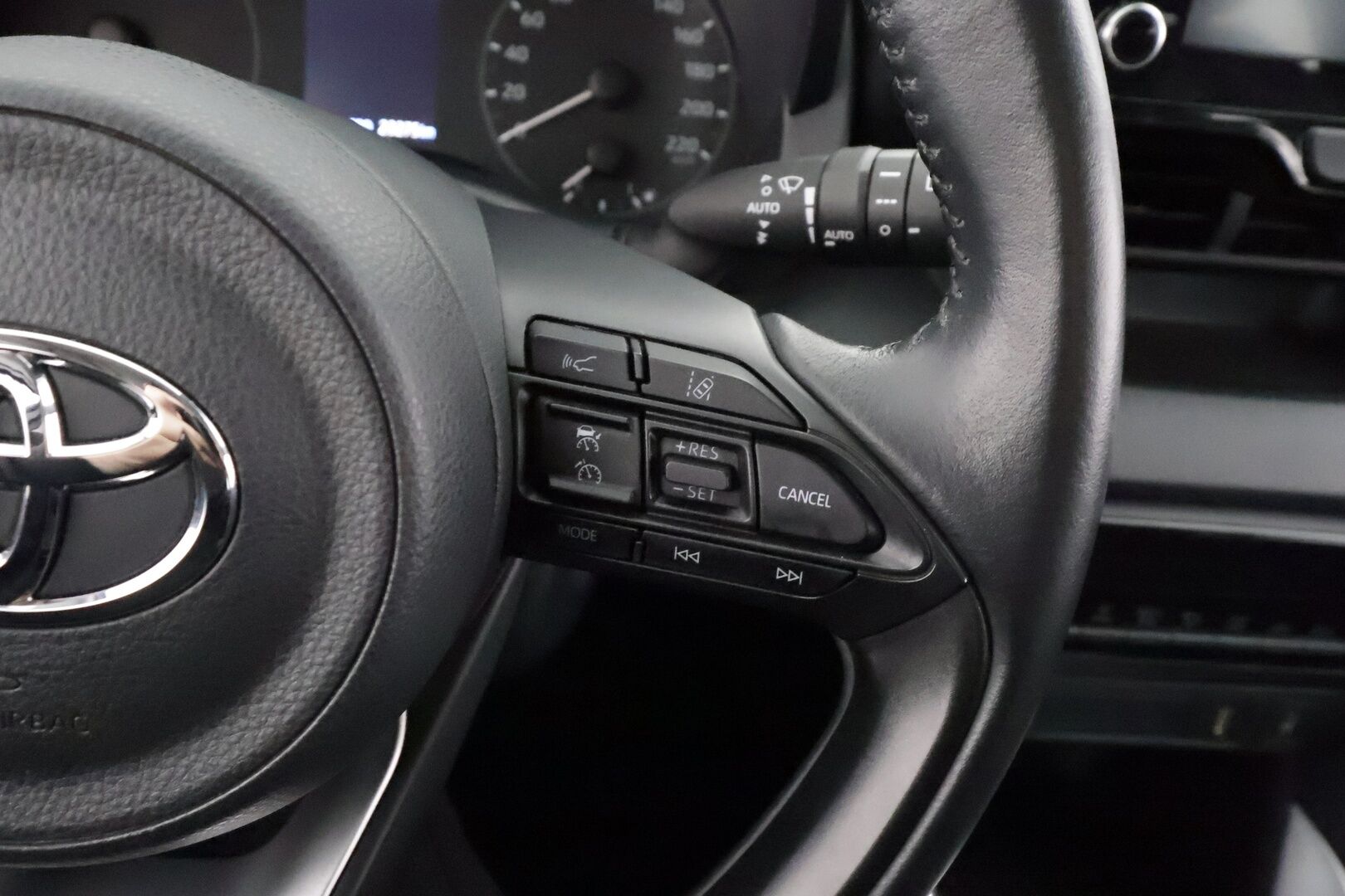 Toyota Yaris 2022 1,5 Hybrid Active - | ACC | P.Kamera | Kaukovaloautomatiikka | Navi | Kaistavahti | Apple&Android | Merkkihuollot | - KORKO VAIN 3,99 %