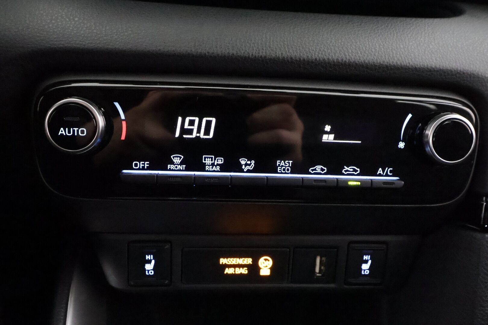 Toyota Yaris 2022 1,5 Hybrid Active - | ACC | P.Kamera | Kaukovaloautomatiikka | Navi | Kaistavahti | Apple&Android | Merkkihuollot | - KORKO VAIN 3,99 %