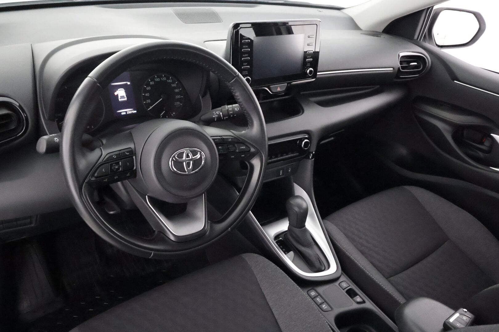 Toyota Yaris 2022 1,5 Hybrid Active - | ACC | P.Kamera | Kaukovaloautomatiikka | Navi | Kaistavahti | Apple&Android | Merkkihuollot | - KORKO VAIN 3,99 %