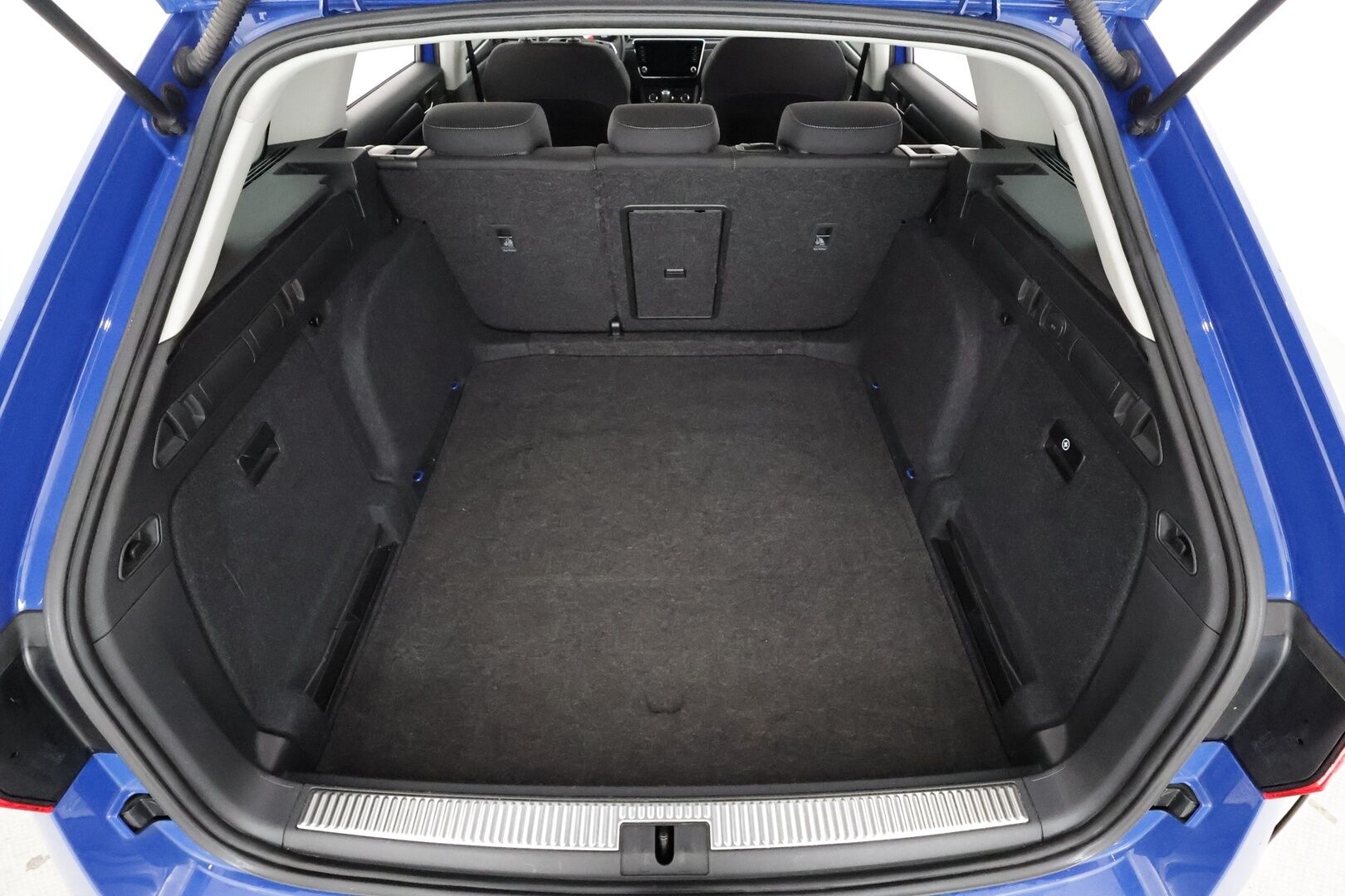 Skoda Superb 2024 Combi 1,5 TSI ACT Active - | Koukku | ACC | LED | P.Tutkat | Muistipenkki | Keyless | Facelift | Digimittaristo | Merkkihuollot |