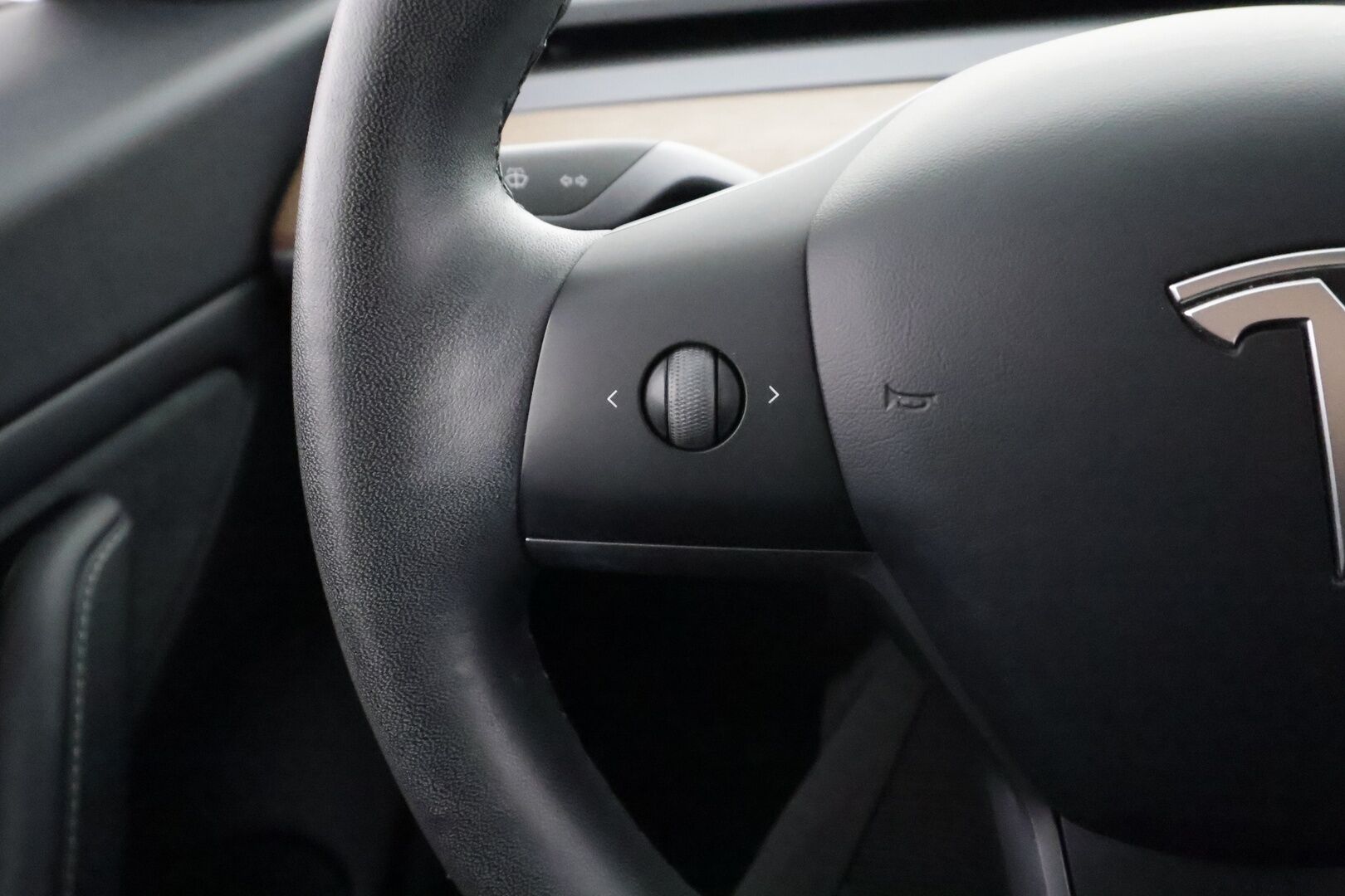 Tesla Model 3 2020 Long Range - | Koukku | LED | P.Kamera | Lasikatto | ACC | Muistipenkki | Premium Audio | Navi | Kaistavahti | Keyless | - KORKO VAIN 3,99 %