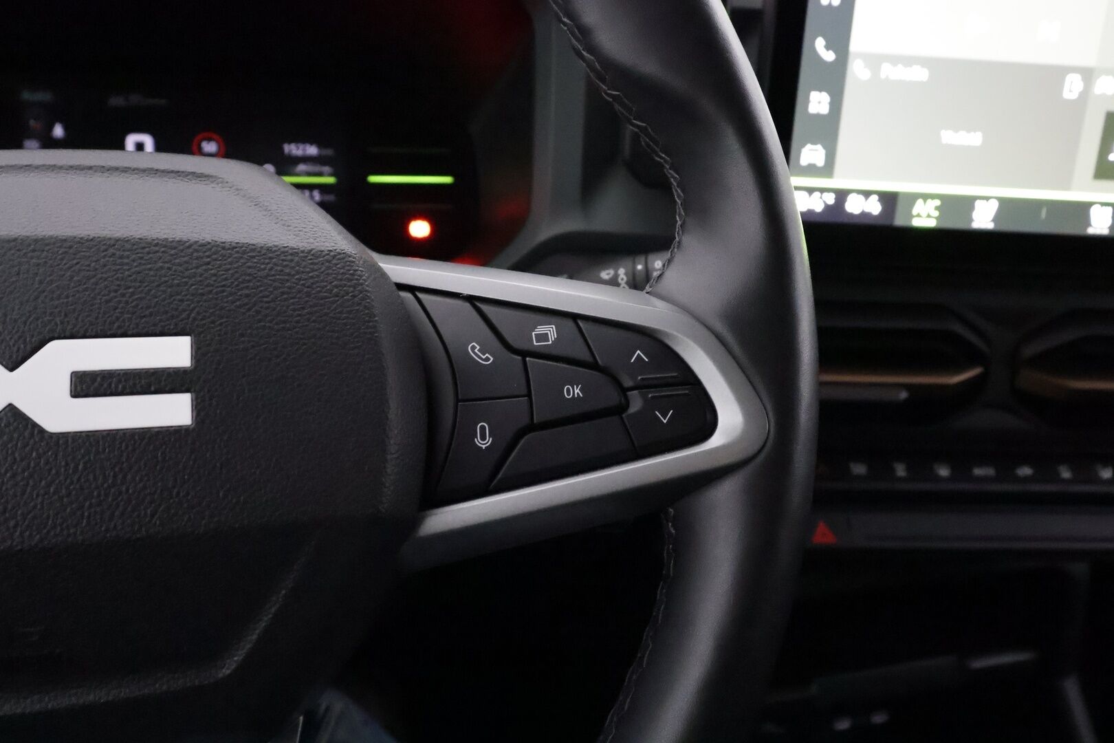 DACIA DUSTER 2024 TCe 130 4x4 Extreme - | Vakkari | Koukku | Digimittaristo | P.Kamera | LED | Puolinahat | Apple&Android |