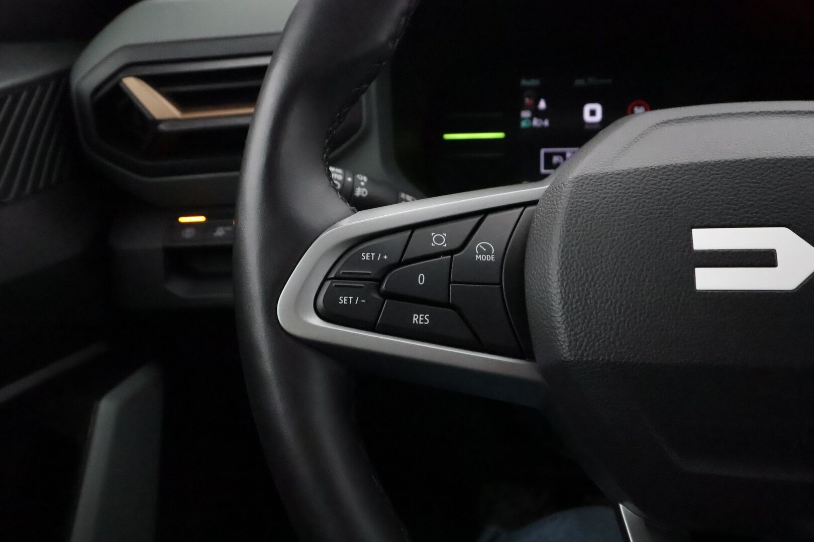 DACIA DUSTER 2024 TCe 130 4x4 Extreme - | Vakkari | Koukku | Digimittaristo | P.Kamera | LED | Puolinahat | Apple&Android |