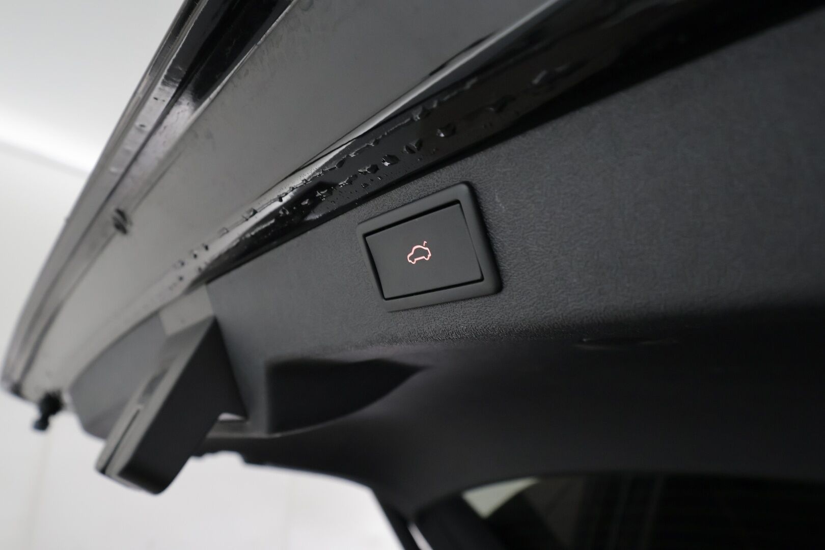 SKODA ENYAQ 2023 80 iV - | ACC | ILP | Matrix-LED  | Hierova muistipenkki | Puolinahat | P.Kamera | Canton | Keyless | Apple&Android | Merkkihuollettu | Kahdet Renkaat |