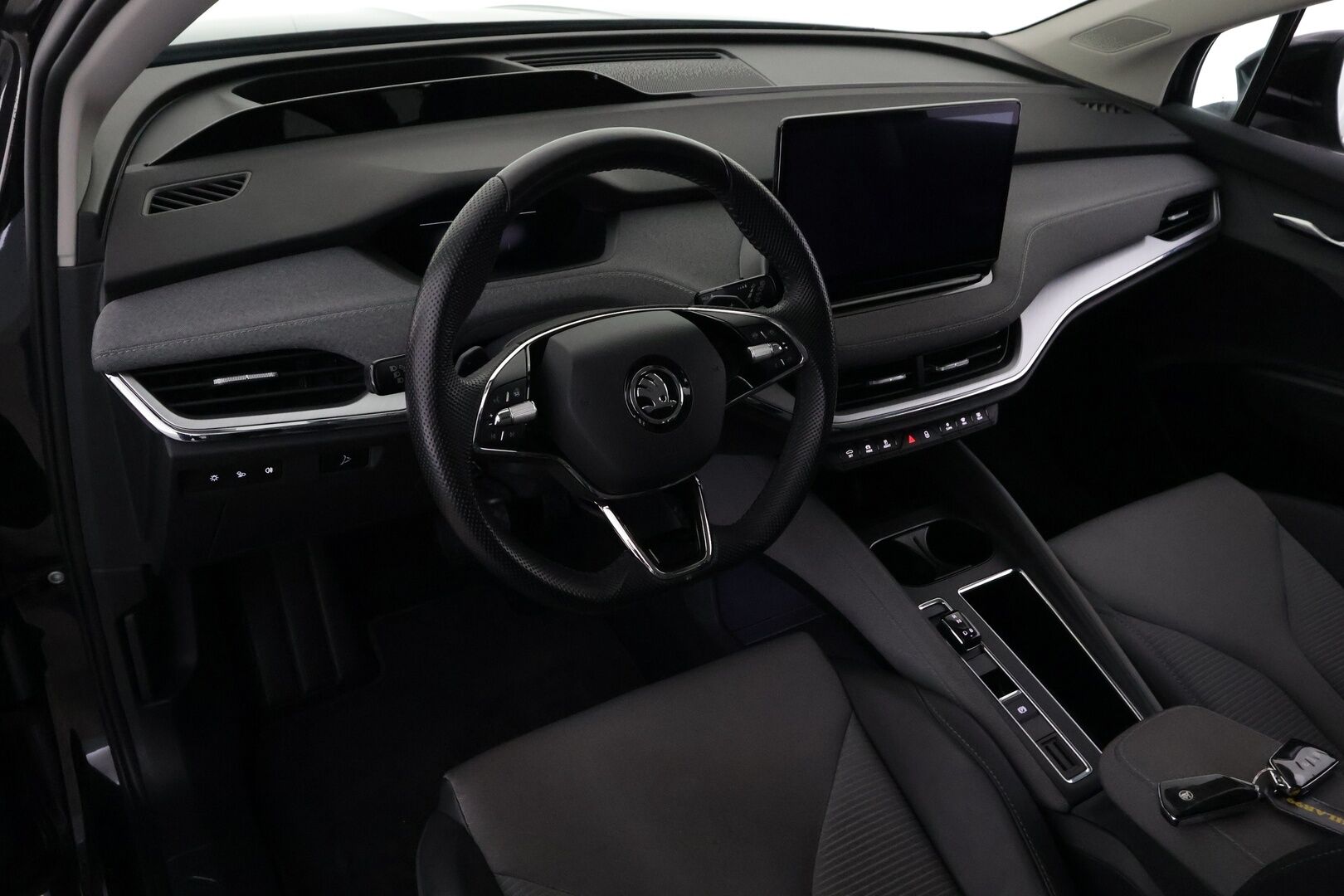 SKODA ENYAQ 2023 80 iV - | ACC | ILP | Matrix-LED  | Hierova muistipenkki | Puolinahat | P.Kamera | Canton | Keyless | Apple&Android | Merkkihuollettu | Kahdet Renkaat |