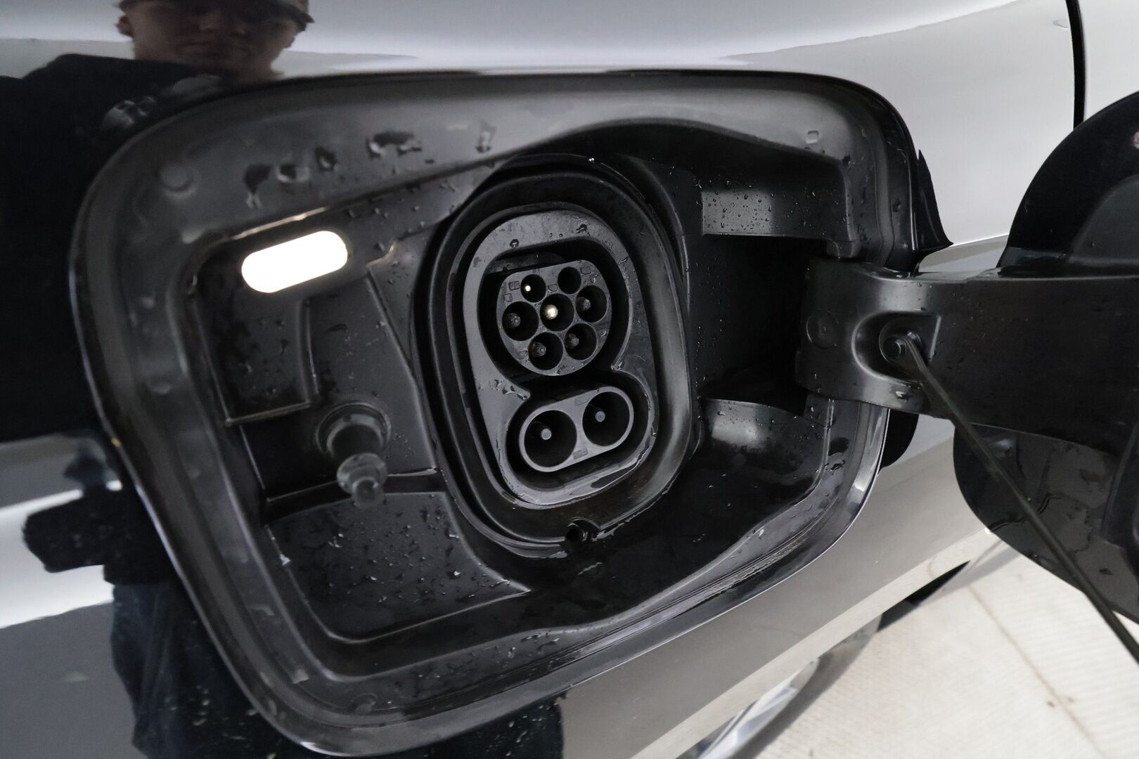 SKODA ENYAQ 2023 80 iV - | ACC | ILP | Matrix-LED  | Hierova muistipenkki | Puolinahat | P.Kamera | Canton | Keyless | Apple&Android | Merkkihuollettu | Kahdet Renkaat |