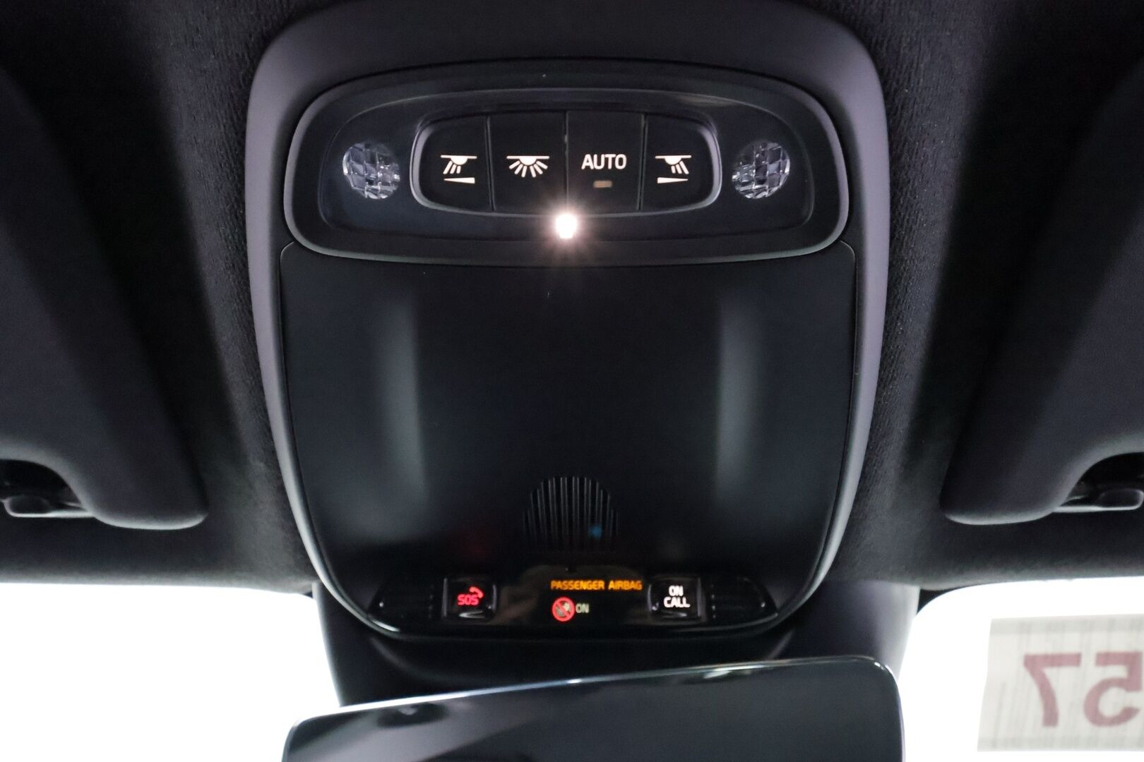 Volvo XC40 2022 T4 TwE R-Design Edition aut - | ACC | LED | P.Kamera | Lisälämmitin | Sporttipenkit | Kaistavahti | Navi | Keyless | Apple&Android | Merkkihuollot | 