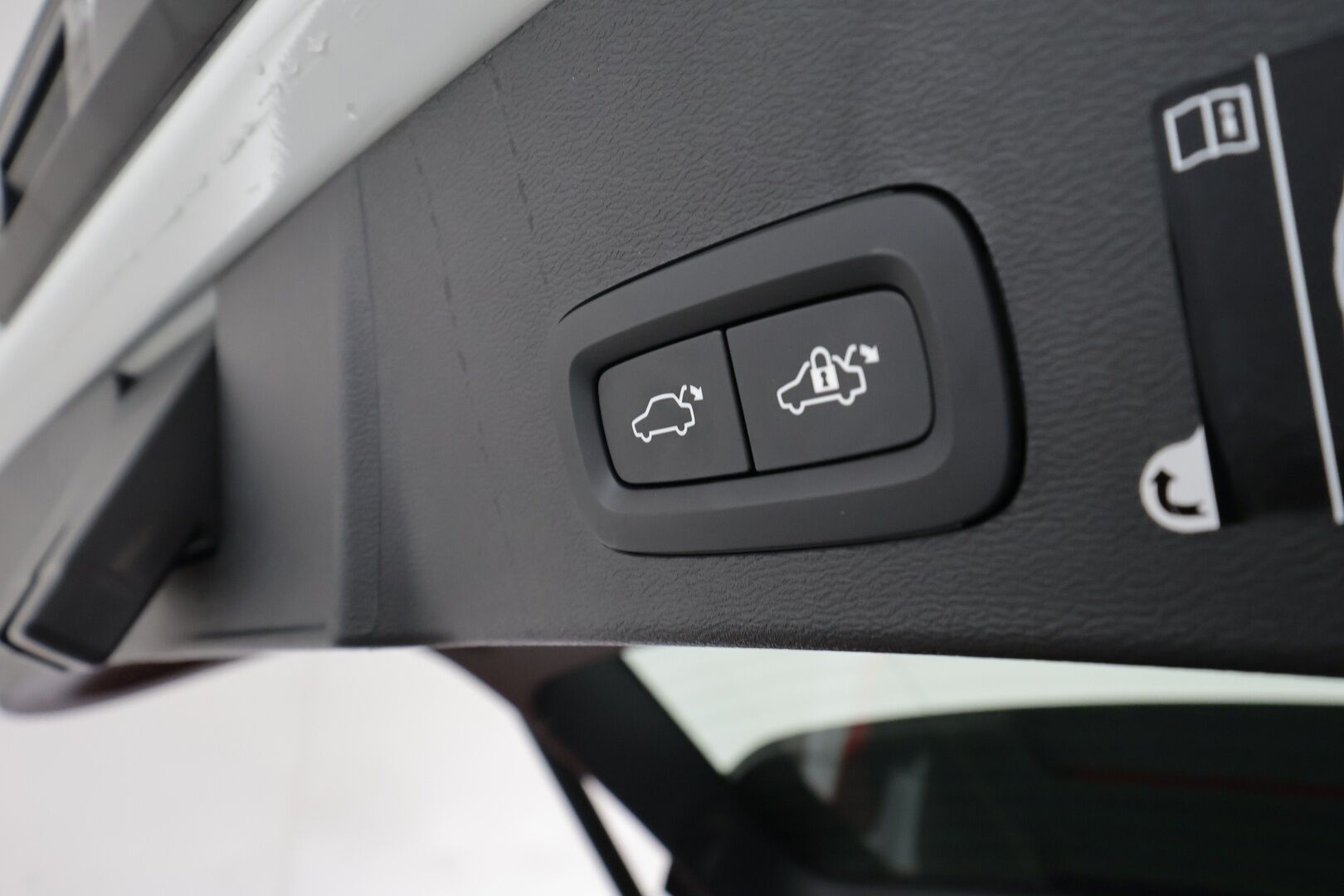 Volvo XC40 2022 T4 TwE R-Design Edition aut - | ACC | LED | P.Kamera | Lisälämmitin | Sporttipenkit | Kaistavahti | Navi | Keyless | Apple&Android | Merkkihuollot | 