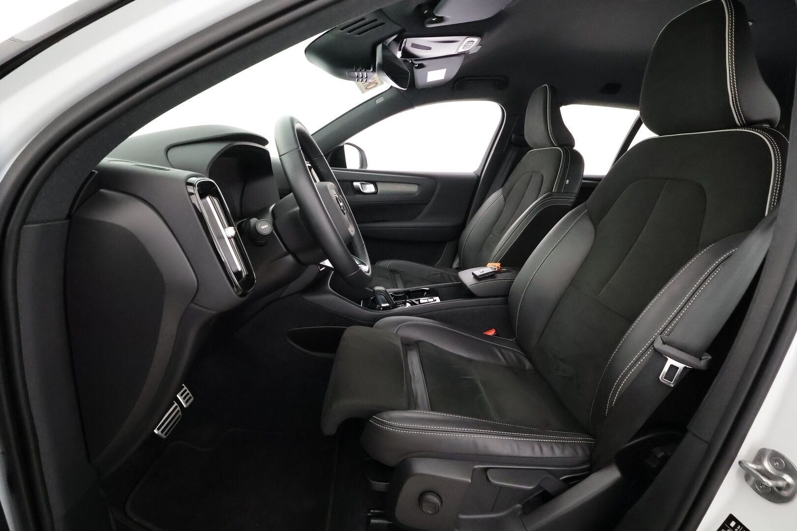 Volvo XC40 2022 T4 TwE R-Design Edition aut - | ACC | LED | P.Kamera | Lisälämmitin | Sporttipenkit | Kaistavahti | Navi | Keyless | Apple&Android | Merkkihuollot | 