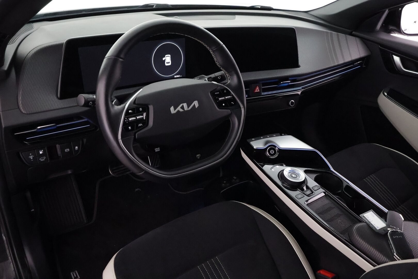 KIA EV6 2022 GT-Line AWD 77 kWh 325 hv - | ACC | ILP | Koukku | LED | Widescreen | Tuuletetut Sähköpenkit | P.Kamera | Puolinahat | Apple&Android | Kahdet Renkaat |