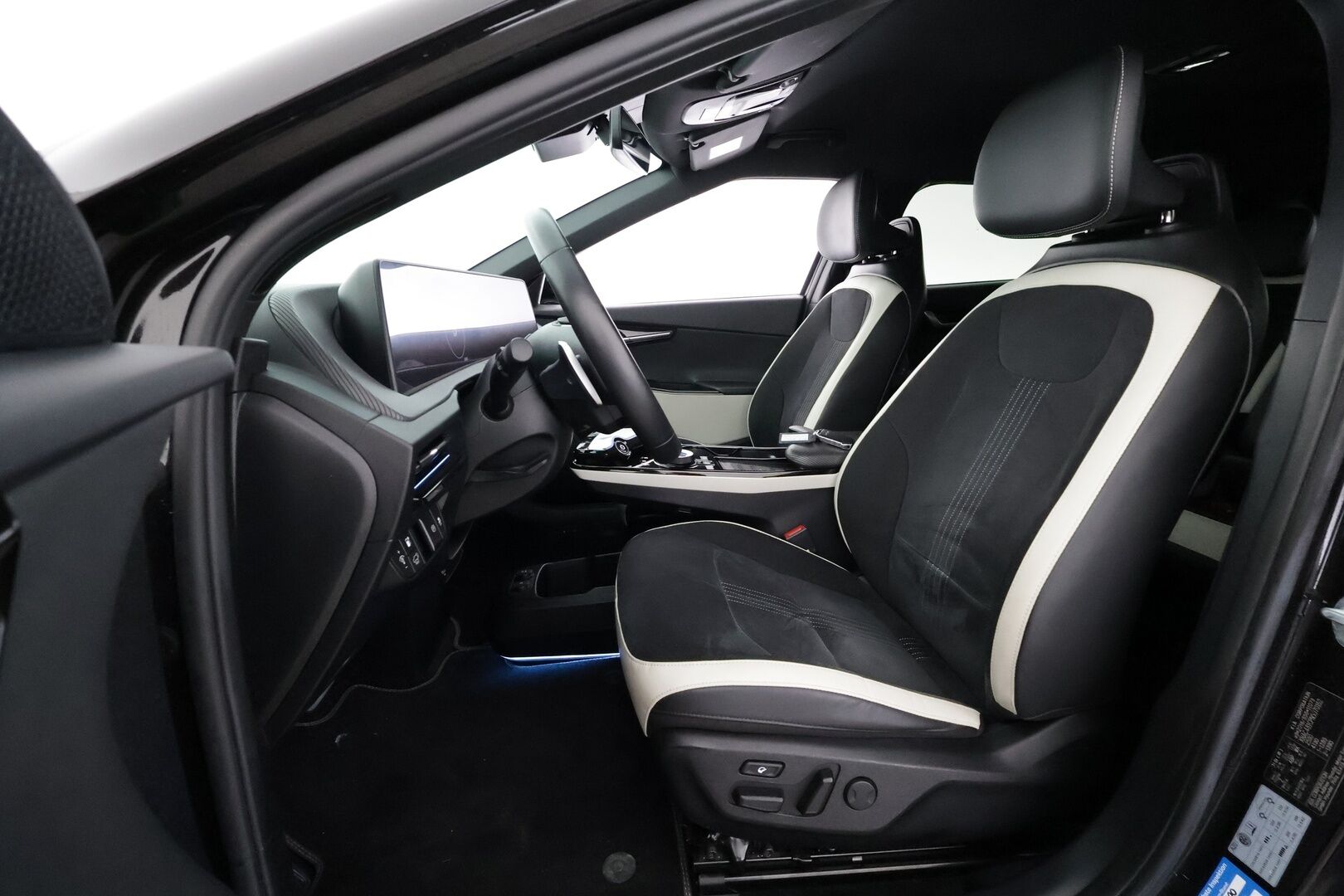 KIA EV6 2022 GT-Line AWD 77 kWh 325 hv - | ACC | ILP | Koukku | LED | Widescreen | Tuuletetut Sähköpenkit | P.Kamera | Puolinahat | Apple&Android | Kahdet Renkaat |