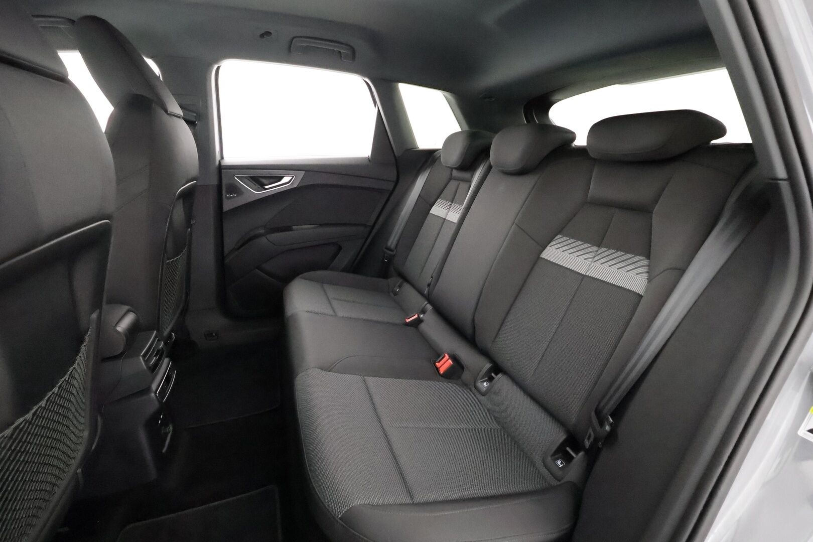 AUDI Q4 E-TRON 2024 45e-tron Quattro Proline - | ACC | ILP | Koukku | Matrix-LED | Sonos | muistipenkki | P.Kamera | Sporttipenkit | Apple&Android | Merkkihuollettu | Kahdet renkaat |