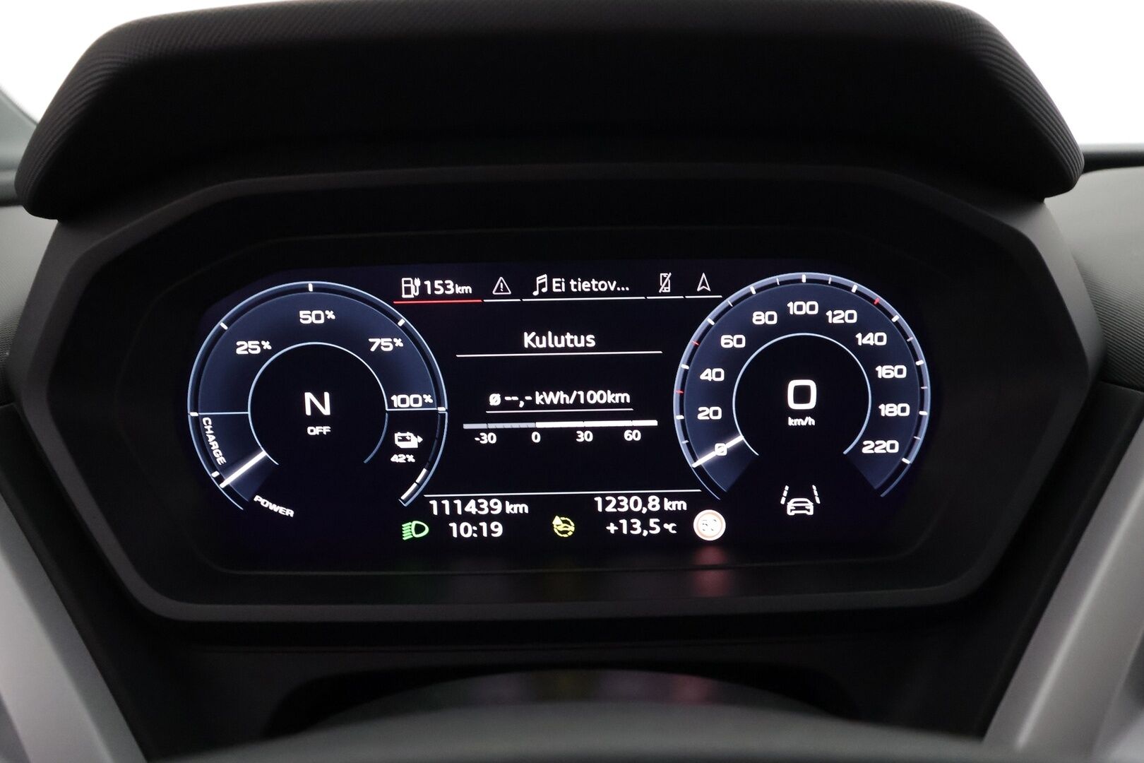 AUDI Q4 E-TRON 2024 45e-tron Quattro Proline - | ACC | ILP | Koukku | Matrix-LED | Sonos | muistipenkki | P.Kamera | Sporttipenkit | Apple&Android | Merkkihuollettu | Kahdet renkaat |