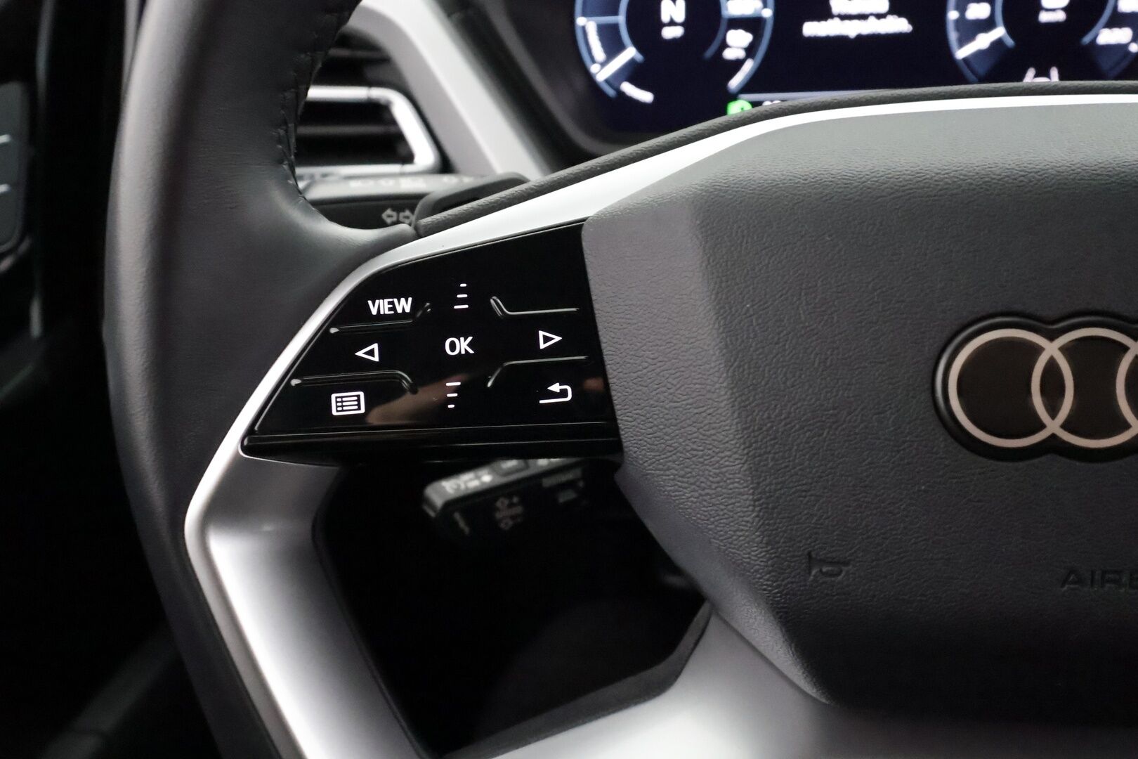 AUDI Q4 E-TRON 2024 45e-tron Quattro Proline - | ACC | ILP | Koukku | Matrix-LED | Sonos | muistipenkki | P.Kamera | Sporttipenkit | Apple&Android | Merkkihuollettu | Kahdet renkaat |
