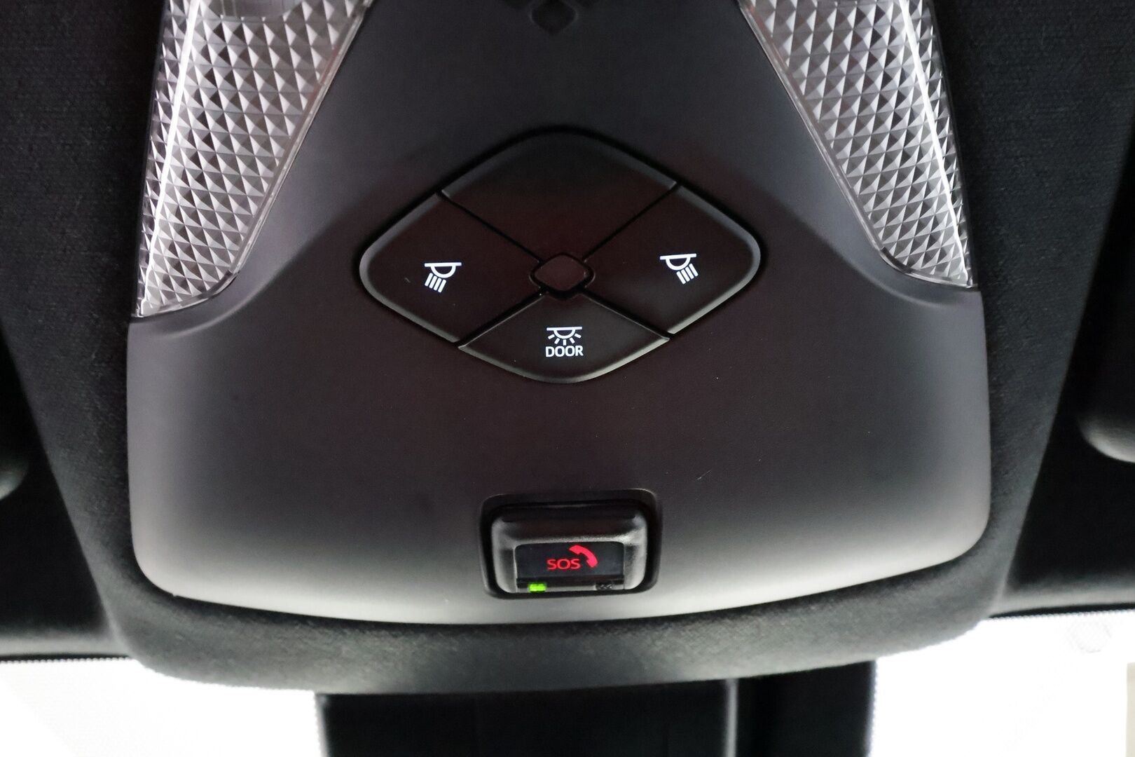 TOYOTA C-HR 2020 2,0 Hybrid Style - | ACC | LED | P.Kamera | Katveavustin | Ratinlämmitys | Kaistavahti | Keyless | Merkkihuollot |