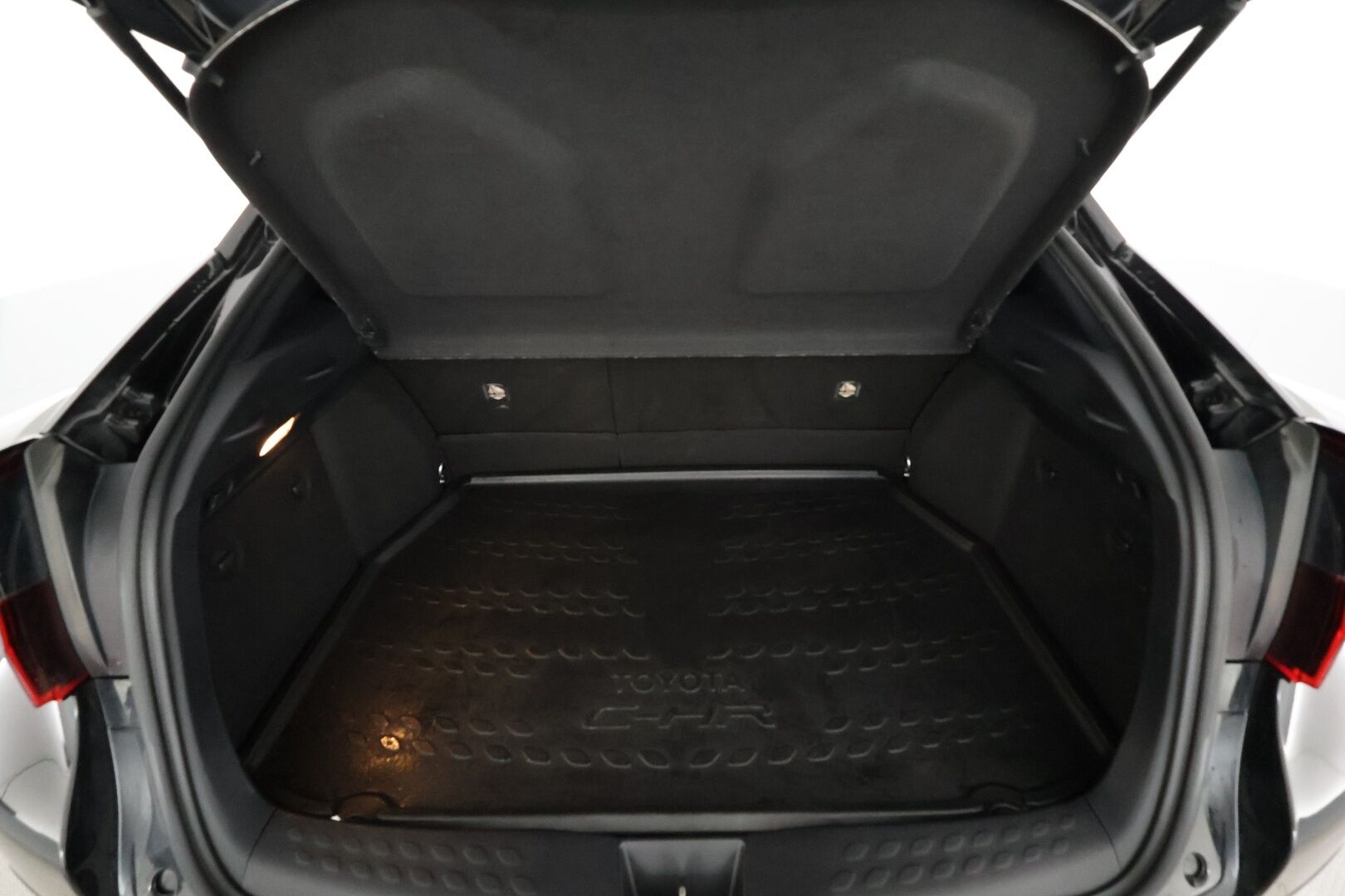 TOYOTA C-HR 2020 2,0 Hybrid Style - | ACC | LED | P.Kamera | Katveavustin | Ratinlämmitys | Kaistavahti | Keyless | Merkkihuollot |