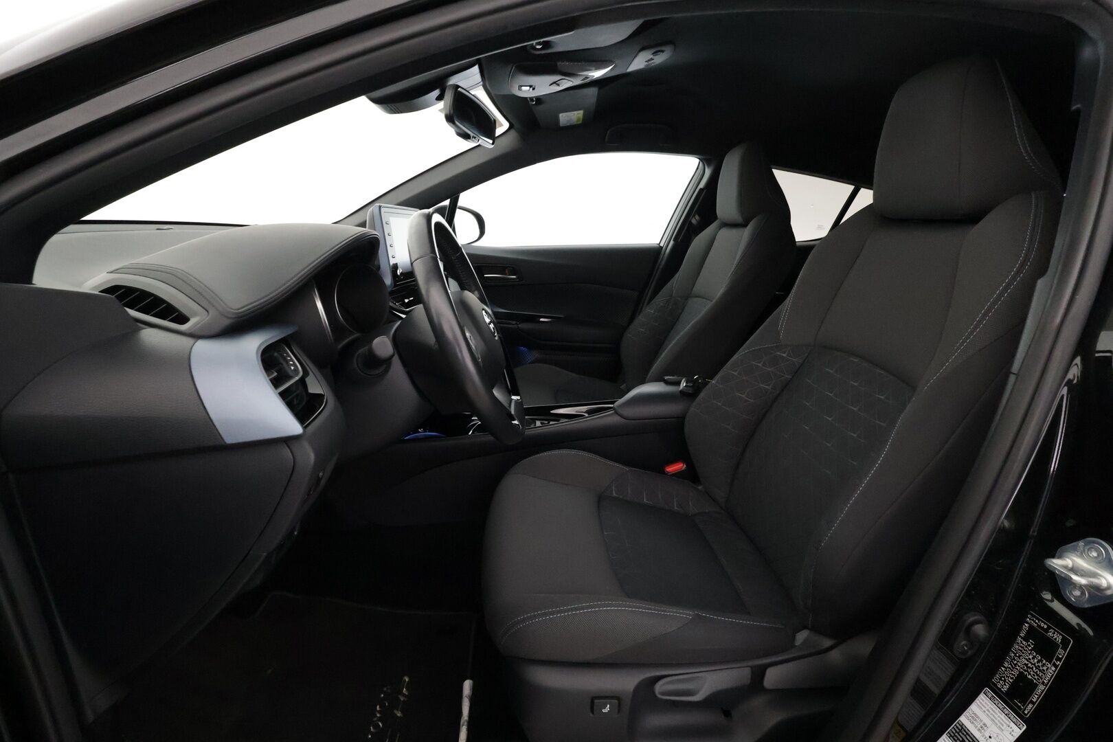 TOYOTA C-HR 2020 2,0 Hybrid Style - | ACC | LED | P.Kamera | Katveavustin | Ratinlämmitys | Kaistavahti | Keyless | Merkkihuollot |