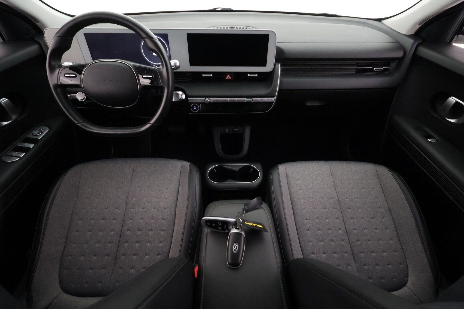 HYUNDAI IONIQ 5 2022 73 kWh 305 hv AWD Style - | ACC | ILP | Koukku | Sähköpenkit | LED | Widescreen | P.Kamera | Puolinahat | Ratinlämmitys | 