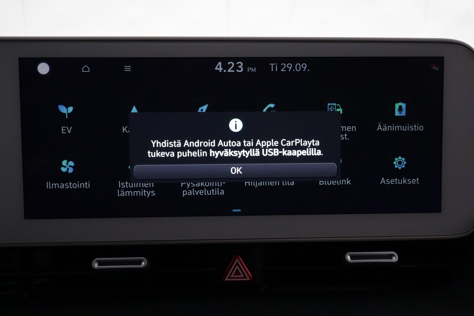 HYUNDAI IONIQ 5 2022 73 kWh 305 hv AWD Style - | ACC | ILP | Koukku | Sähköpenkit | LED | Widescreen | P.Kamera | Puolinahat | Ratinlämmitys | 