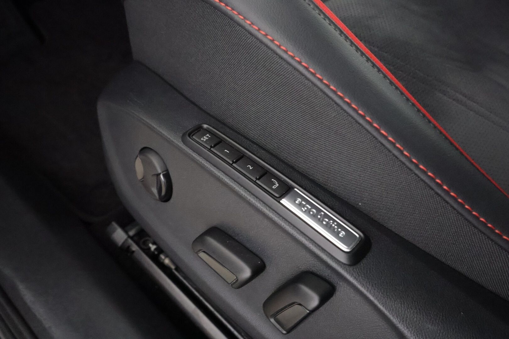 VOLKSWAGEN ID.7 2026 Tourer GTX 4Motion 250kW - | ACC | ILP | Koukku | Smart Glass | Matrix-LED | Hierovat&Ilmastoidut Muistipenkit | H/K | HUD | 360-Kamera  | Merkkihuollettu |
