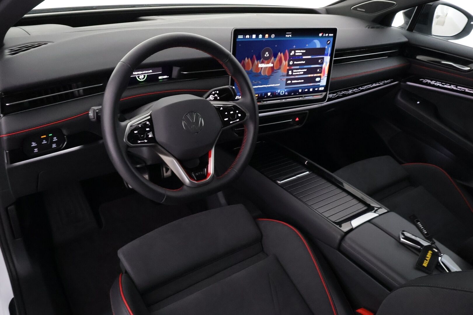 VOLKSWAGEN ID.7 2026 Tourer GTX 4Motion 250kW - | ACC | ILP | Koukku | Smart Glass | Matrix-LED | Hierovat&Ilmastoidut Muistipenkit | H/K | HUD | 360-Kamera  | Merkkihuollettu |