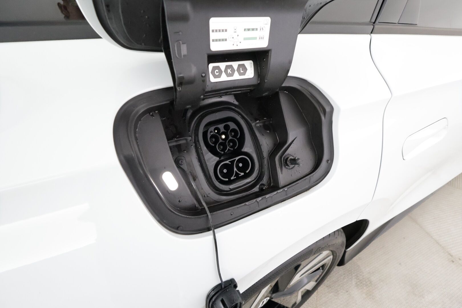 VOLKSWAGEN ID.7 2026 Tourer GTX 4Motion 250kW - | ACC | ILP | Koukku | Smart Glass | Matrix-LED | Hierovat&Ilmastoidut Muistipenkit | H/K | HUD | 360-Kamera  | Merkkihuollettu |
