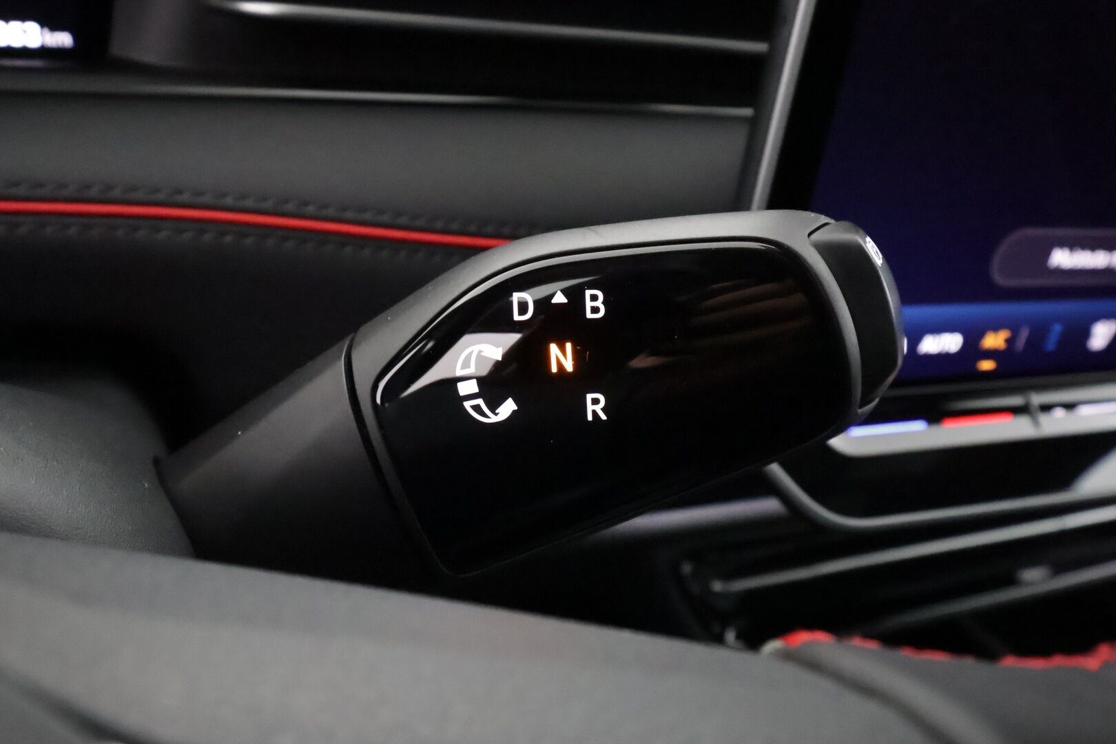 VOLKSWAGEN ID.7 2026 Tourer GTX 4Motion 250kW - | ACC | ILP | Koukku | Smart Glass | Matrix-LED | Hierovat&Ilmastoidut Muistipenkit | H/K | HUD | 360-Kamera  | Merkkihuollettu |