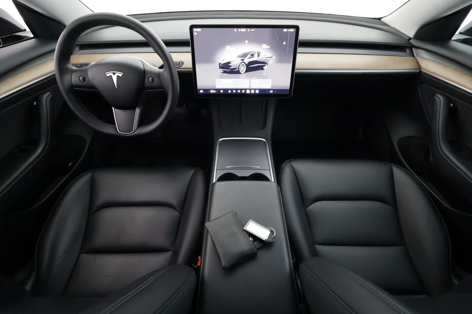 Tesla Model 3 2023 RWD - | ILP | Koukku | ACC | Matrix-LED | P.Kamera | Lasikatto | Muistipenkki | Premium Speakers | Navi | Kaistavahti | Keyless | Kahdet renkaat |