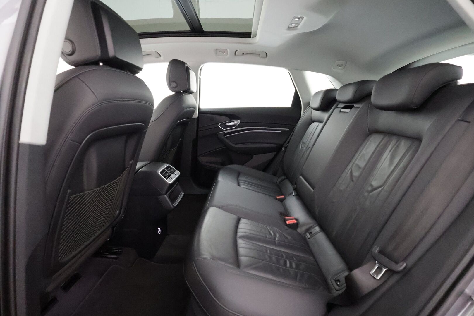 AUDI E-TRON 2020 55 Quattro - | ACC | Lisälämmitin | HUD | Muistipenkki | Matrix-LED | Panorama | Apple&Android | merkkihuollettu |
