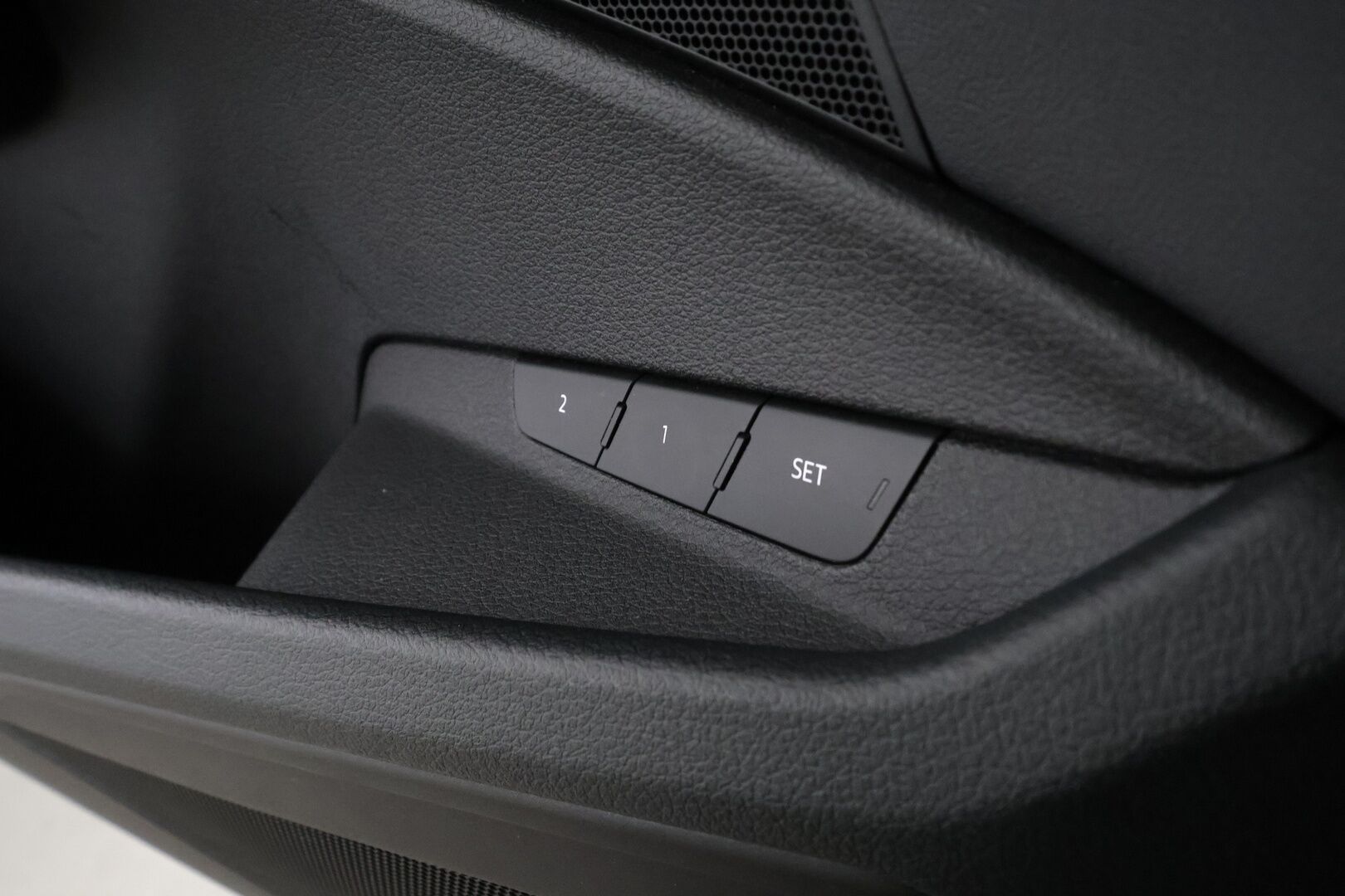 AUDI E-TRON 2020 55 Quattro - | ACC | Lisälämmitin | HUD | Muistipenkki | Matrix-LED | Panorama | Apple&Android | merkkihuollettu |