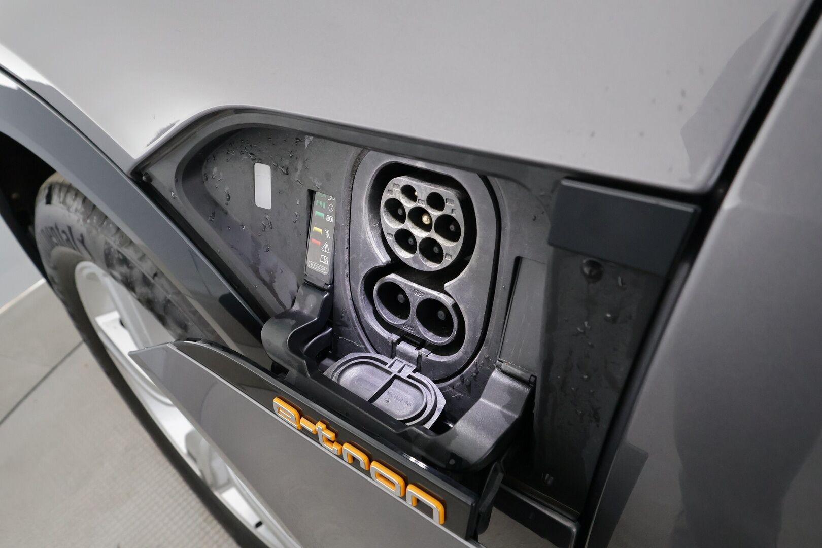AUDI E-TRON 2020 55 Quattro - | ACC | Lisälämmitin | HUD | Muistipenkki | Matrix-LED | Panorama | Apple&Android | merkkihuollettu |