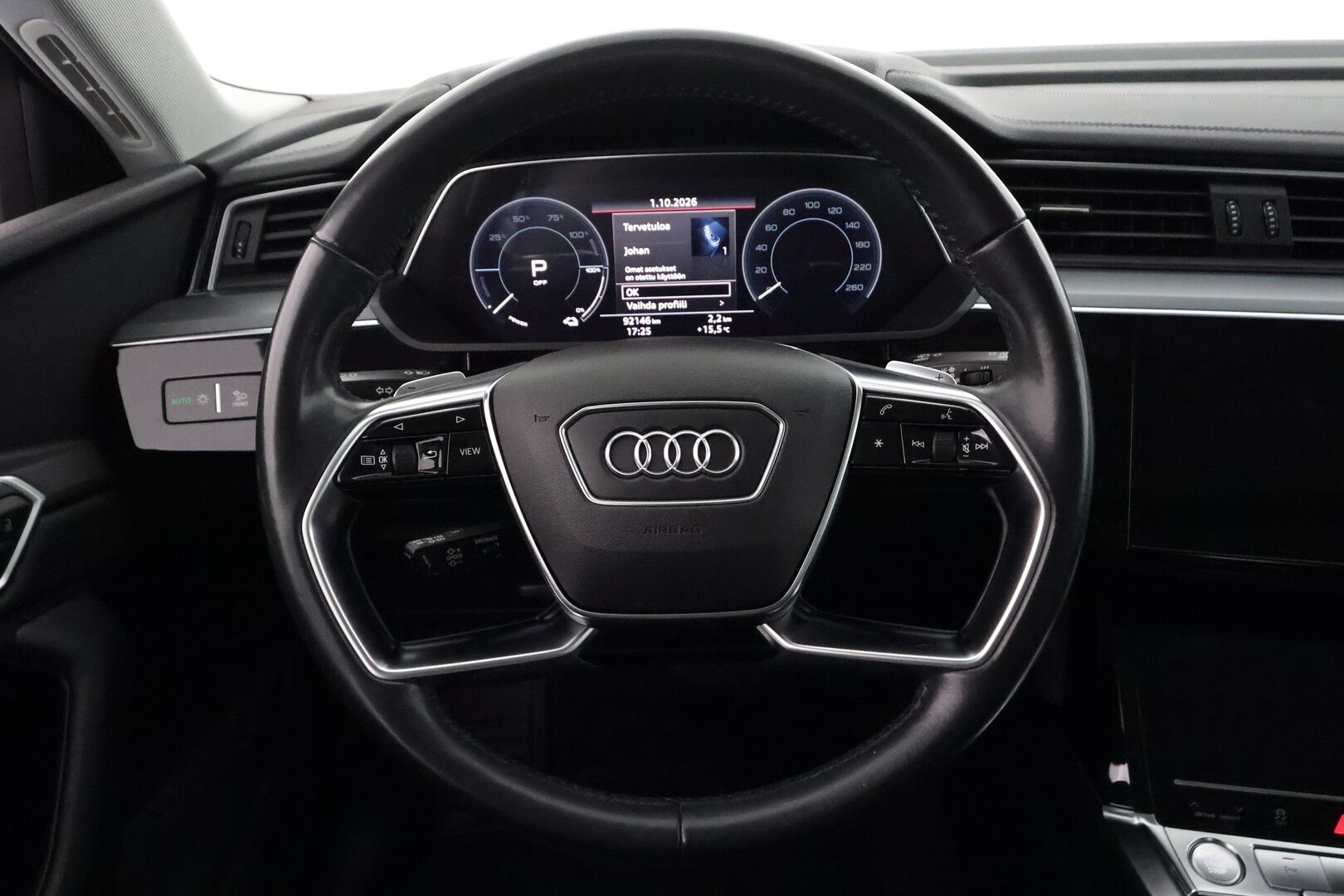 AUDI E-TRON 2020 55 Quattro - | ACC | Lisälämmitin | HUD | Muistipenkki | Matrix-LED | Panorama | Apple&Android | merkkihuollettu |
