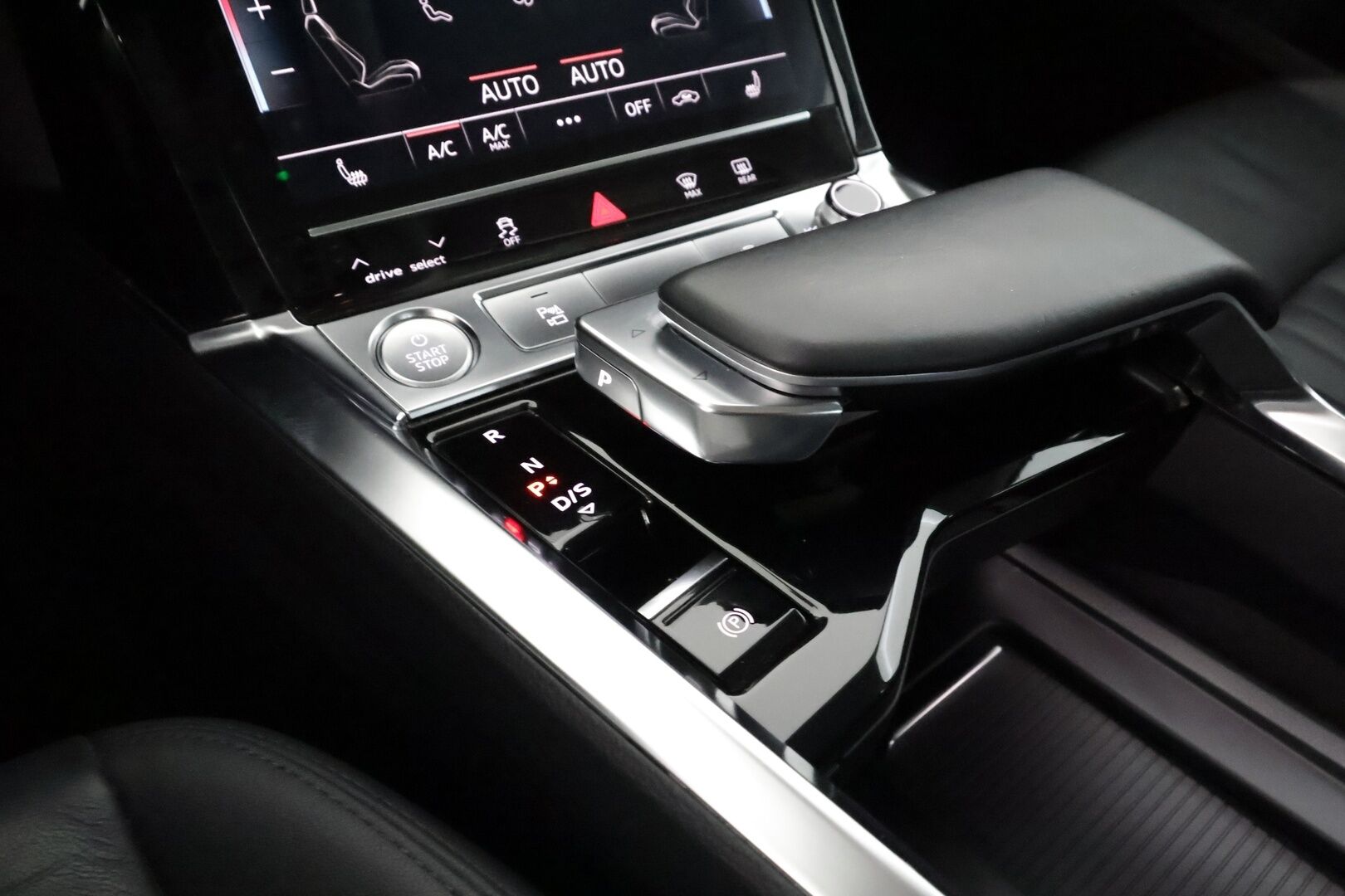 AUDI E-TRON 2020 55 Quattro - | ACC | Lisälämmitin | HUD | Muistipenkki | Matrix-LED | Panorama | Apple&Android | merkkihuollettu |