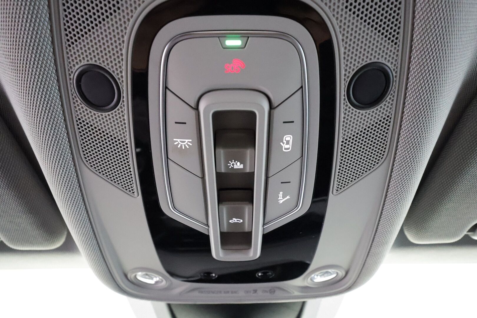 AUDI E-TRON 2020 55 Quattro - | ACC | Lisälämmitin | HUD | Muistipenkki | Matrix-LED | Panorama | Apple&Android | merkkihuollettu |