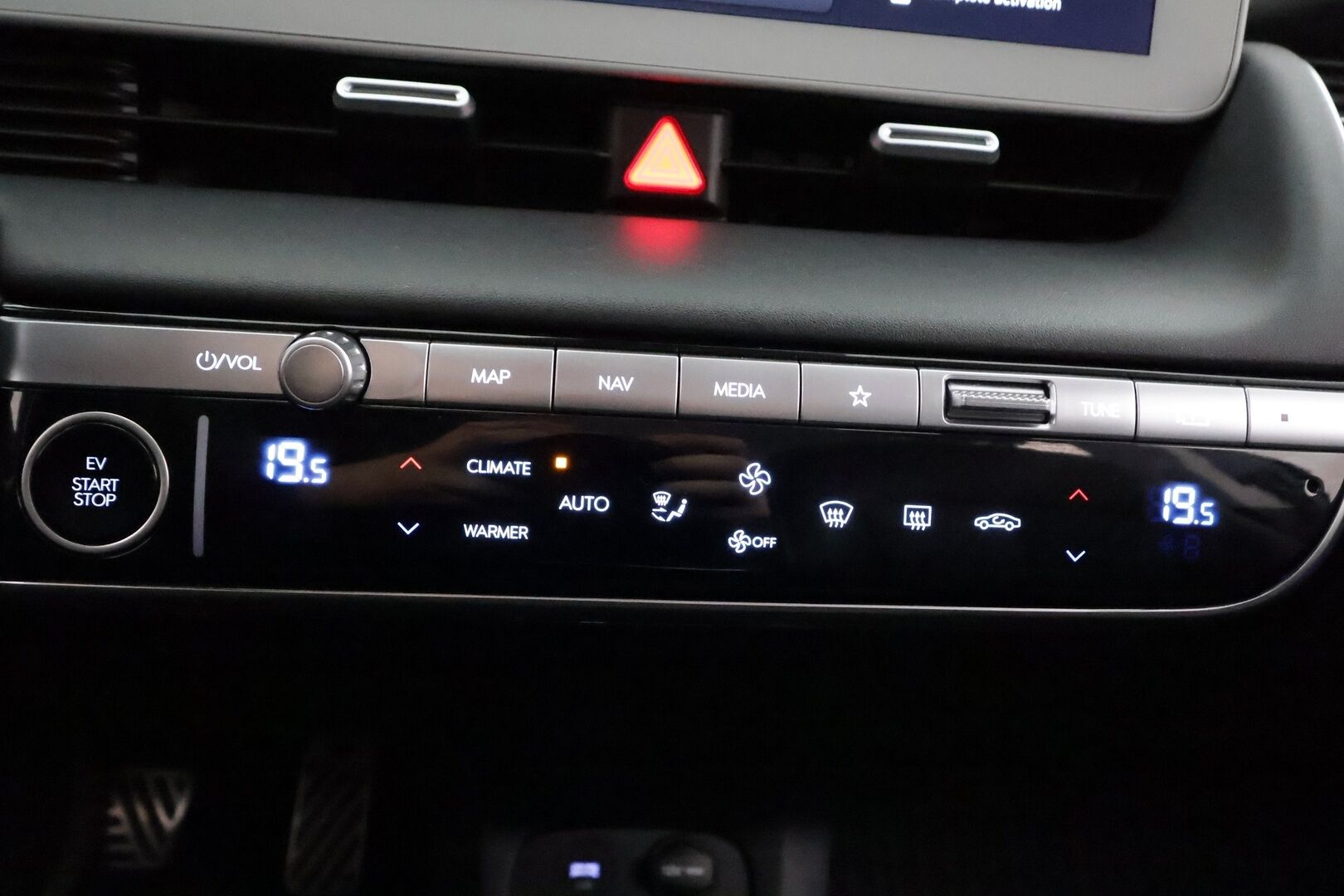 Hyundai IONIQ 5 2021 73 kWh 305 hv AWD Project 45 - | ACC | ILP | Koukku | Solar Roof | HUD | 360° | Ilm. relax nahat | BOSE | Muistipenkki | V2L | HDA | BSM | Keyless | 2x alut | Merkkihuollot | 