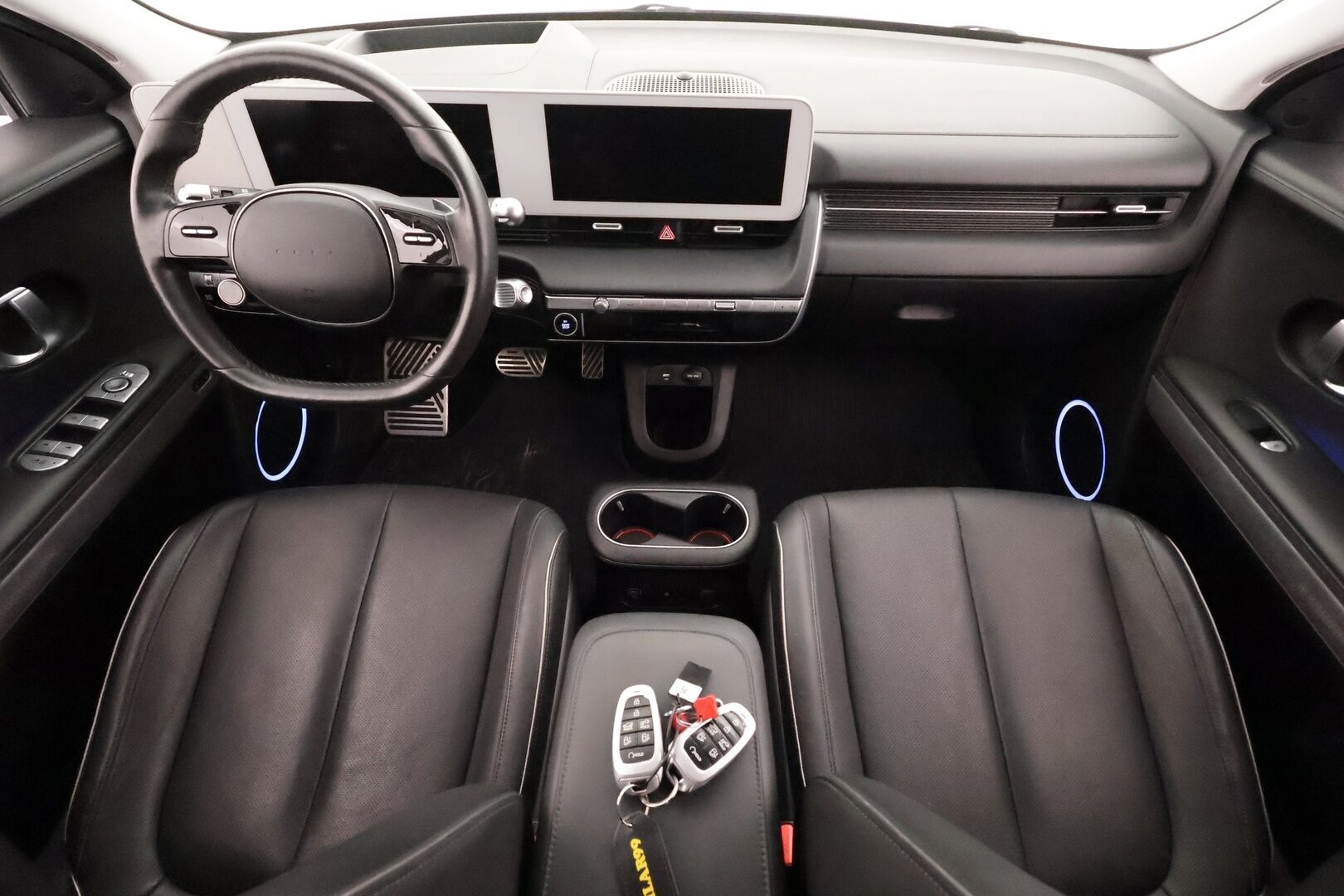 Hyundai IONIQ 5 2021 73 kWh 305 hv AWD Project 45 - | ACC | ILP | Koukku | Solar Roof | HUD | 360° | Ilm. relax nahat | BOSE | Muistipenkki | V2L | HDA | BSM | Keyless | 2x alut | Merkkihuollot | 