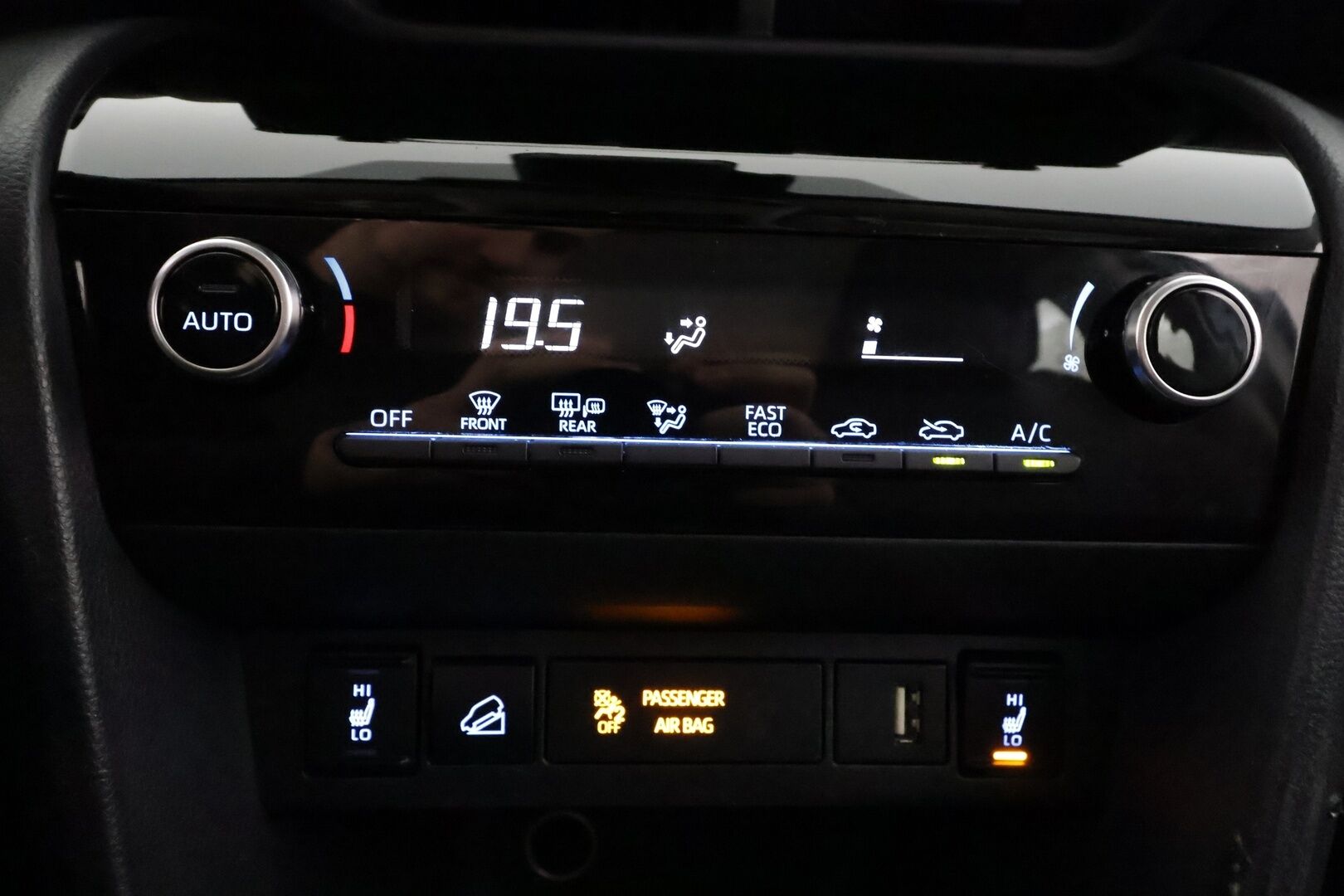 TOYOTA YARIS CROSS 2023 1,5 Hybrid AWD-i Active - | ACC | Lohkolämmitin | P.Kamera | Kaistavahti | Apple&Android | Ratinlämmitys | Kahdet renkaat |