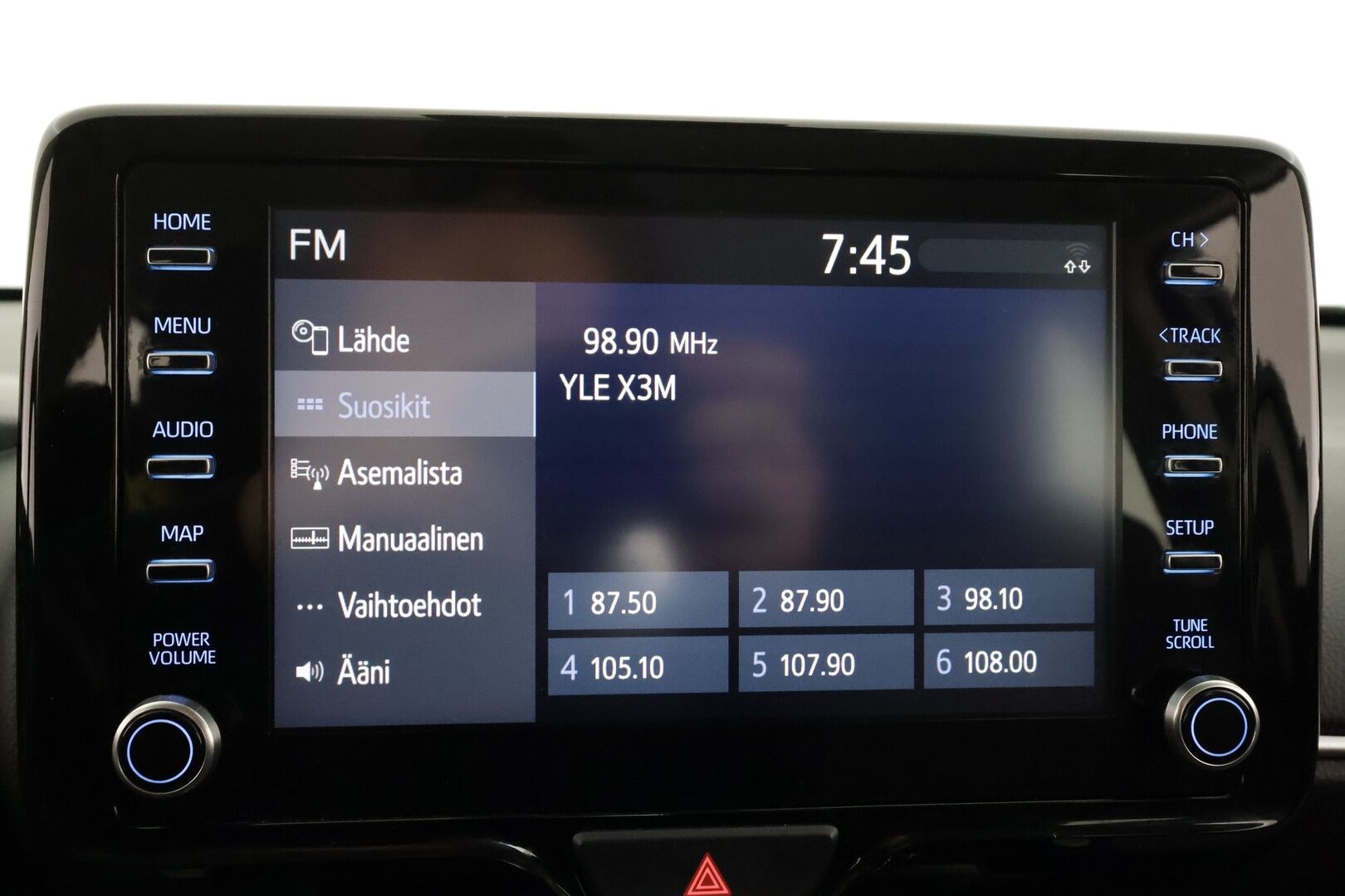 TOYOTA YARIS CROSS 2023 1,5 Hybrid AWD-i Active - | ACC | Lohkolämmitin | P.Kamera | Kaistavahti | Apple&Android | Ratinlämmitys | Kahdet renkaat |