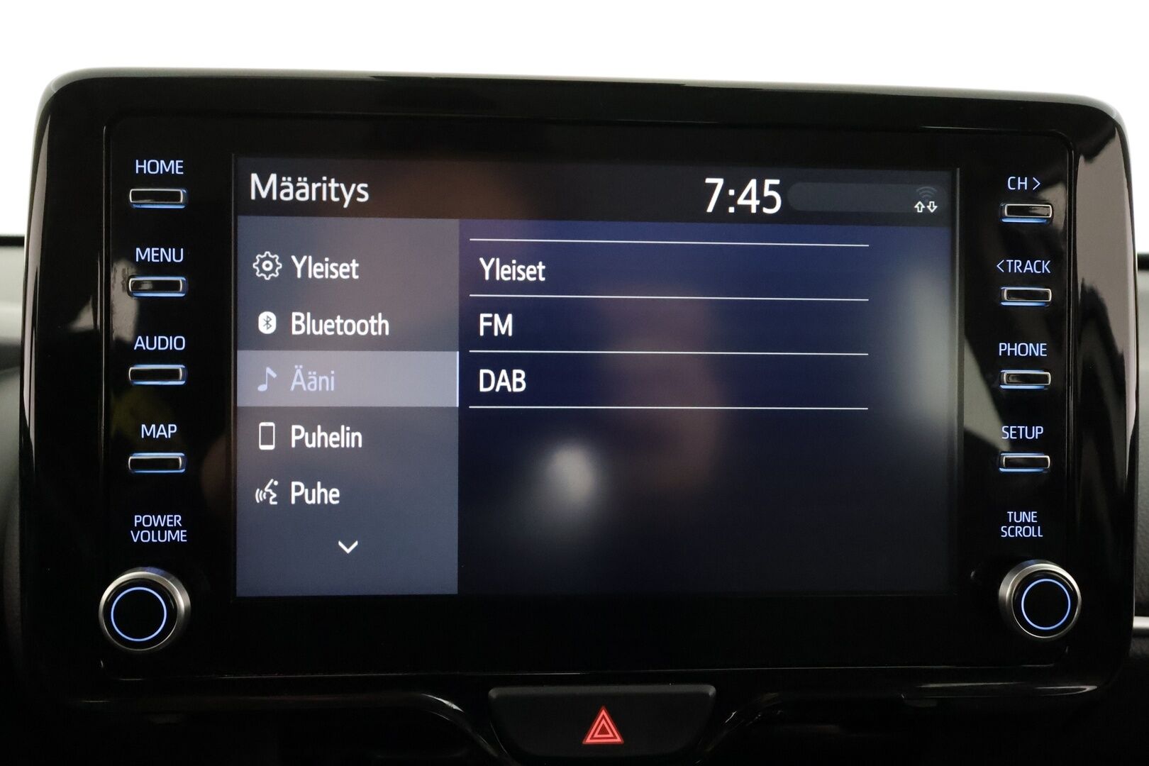 TOYOTA YARIS CROSS 2023 1,5 Hybrid AWD-i Active - | ACC | Lohkolämmitin | P.Kamera | Kaistavahti | Apple&Android | Ratinlämmitys | Kahdet renkaat |