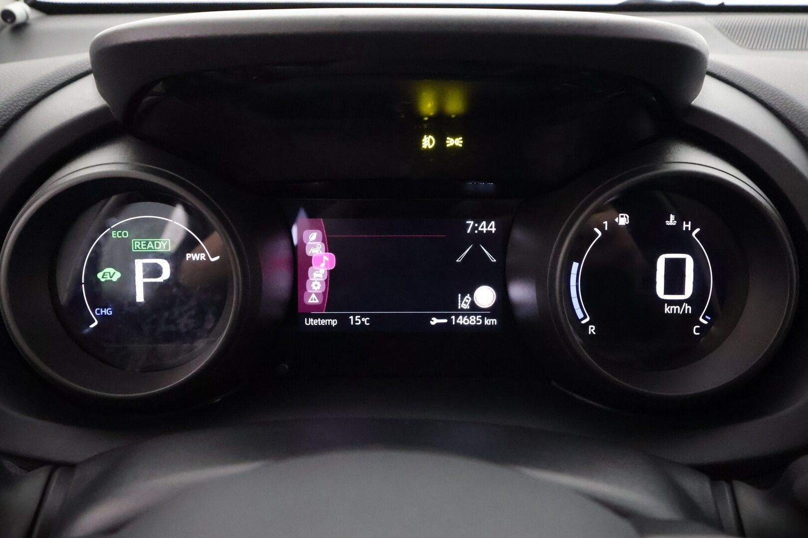 TOYOTA YARIS CROSS 2023 1,5 Hybrid AWD-i Active - | ACC | Lohkolämmitin | P.Kamera | Kaistavahti | Apple&Android | Ratinlämmitys | Kahdet renkaat |