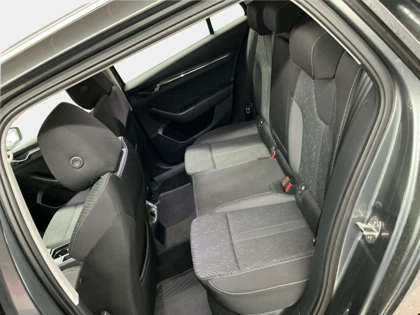 Skoda Octavia 2024 2,0 TDI 150 Ambition - | ACC | P.Kamera | Digimittaristo | Navi | LED | Apple&Android | Merkkihuollettu |