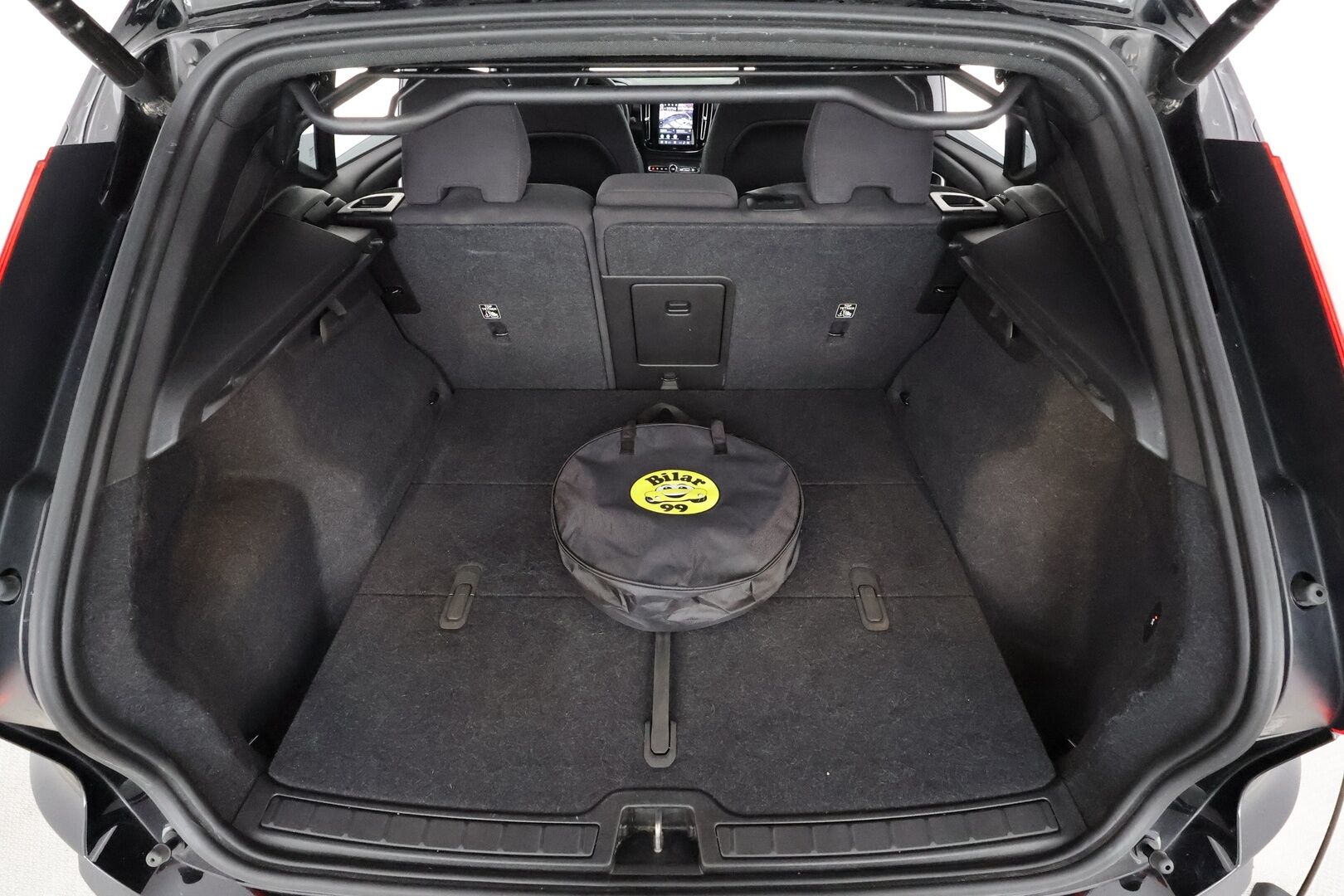 Volvo XC40 2023 Recharge Twin Ultimate - | ACC | ILP | Koukku | 360° | Panorama | Harman/Kardon | Muistipenkki | Sporttipenkit sähköllä | BLIS | Pilot Assist | Merkkihuollot | 2x renkaat aluin |