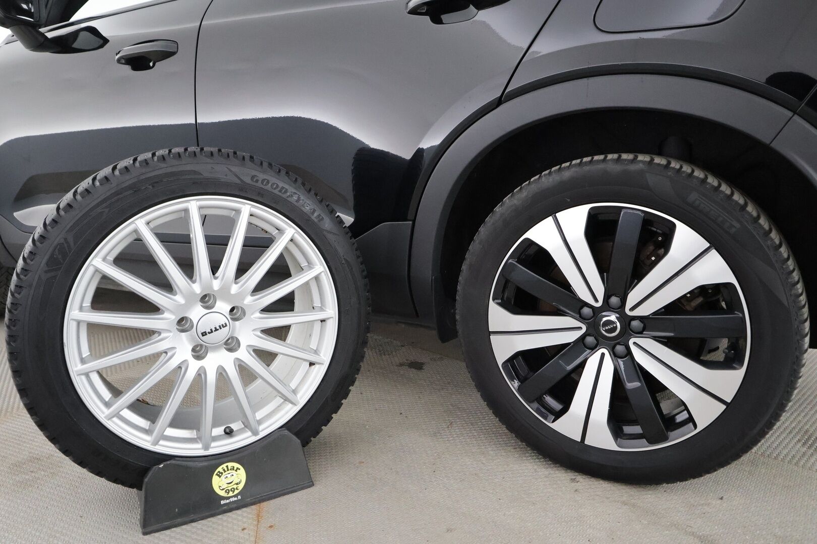 Volvo XC40 2023 Recharge Twin Ultimate - | ACC | ILP | Koukku | 360° | Panorama | Harman/Kardon | Muistipenkki | Sporttipenkit sähköllä | BLIS | Pilot Assist | Merkkihuollot | 2x renkaat aluin |