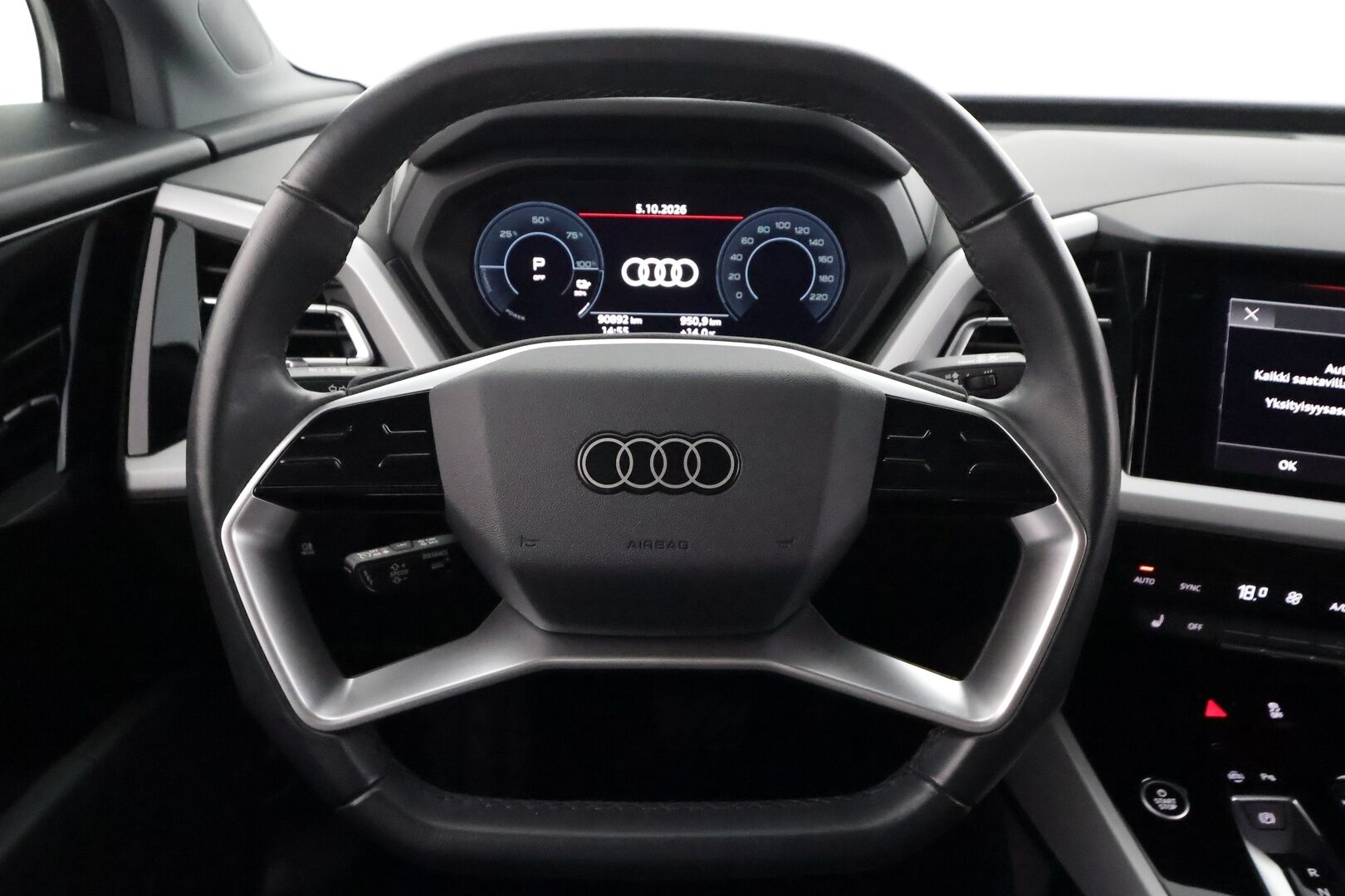 AUDI Q4 E-TRON 2024 40 204hv - | ACC | ILP | Koukku | LED | P.tutkat | Sporttipenkit | Digimittaristo | Apple&Android | Kahdet Renkaat |