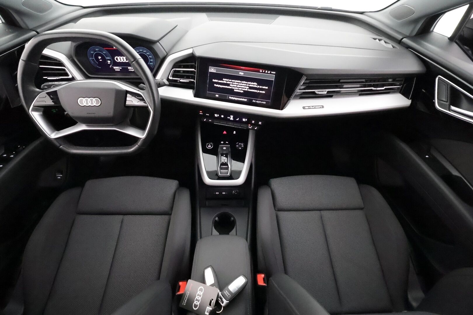 AUDI Q4 E-TRON 2024 40 204hv - | ACC | ILP | Koukku | LED | P.tutkat | Sporttipenkit | Digimittaristo | Apple&Android | Kahdet Renkaat |