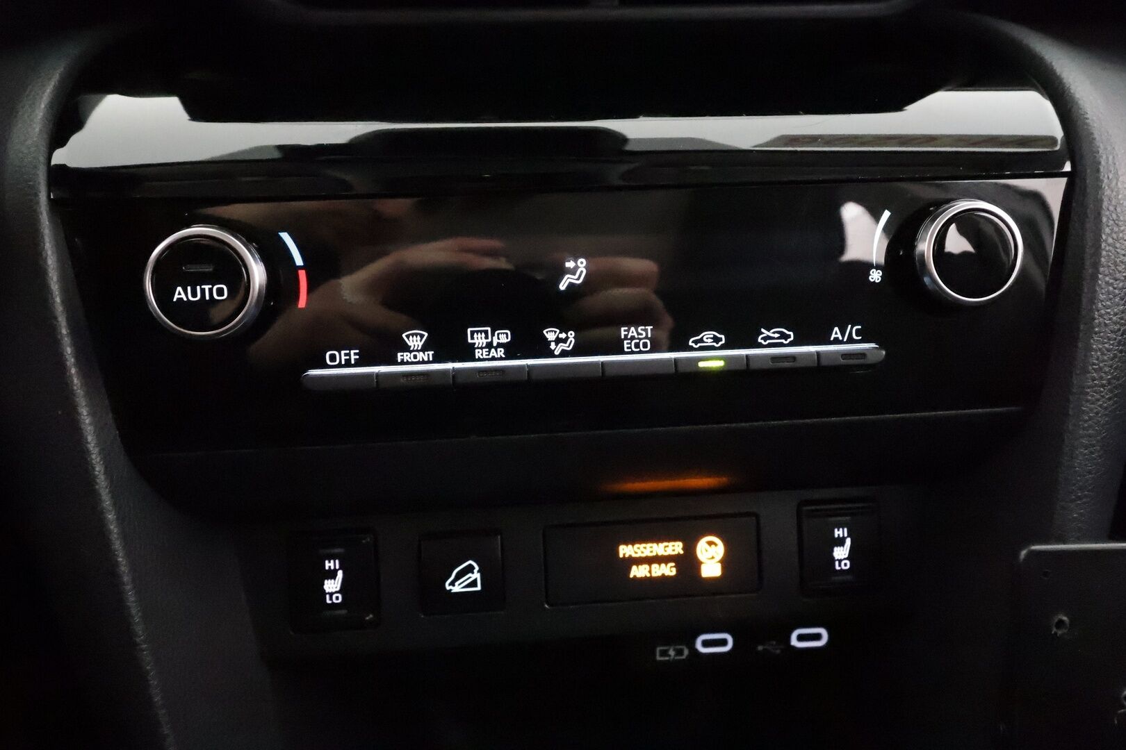 TOYOTA YARIS CROSS 2024 1,5 Hybrid AWD-i Active - | ACC | Facelift | P.kamera ja tutkat | Kaistavahti | PDA | BSM | Lämm. ratti | Apple & Android | Lohko+sisälämmitin | 2x renkaat vanteineen | 
